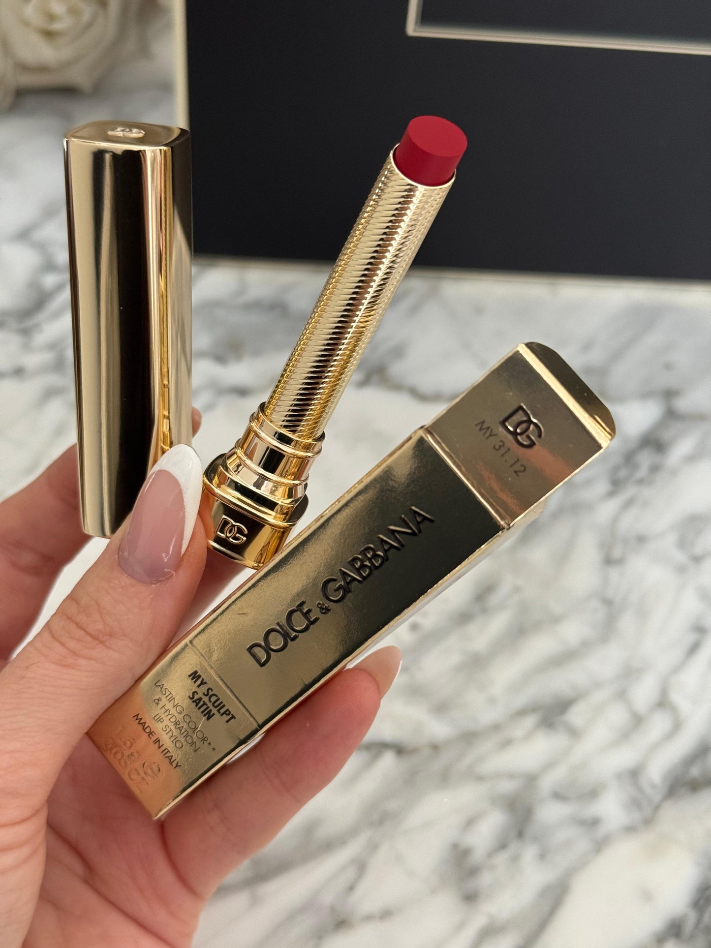 DOLCE&GABBANA My Sculpt Satin
Lasting Color & Hydration Lipstick Stylo - My 31.12