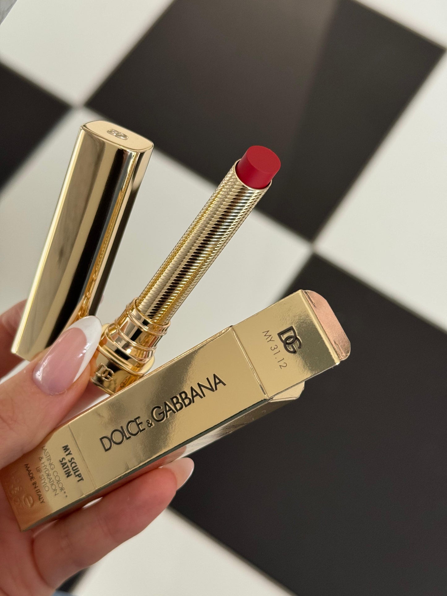 DOLCE&GABBANA My Sculpt Satin
Lasting Color & Hydration Lipstick Stylo - My 31.12