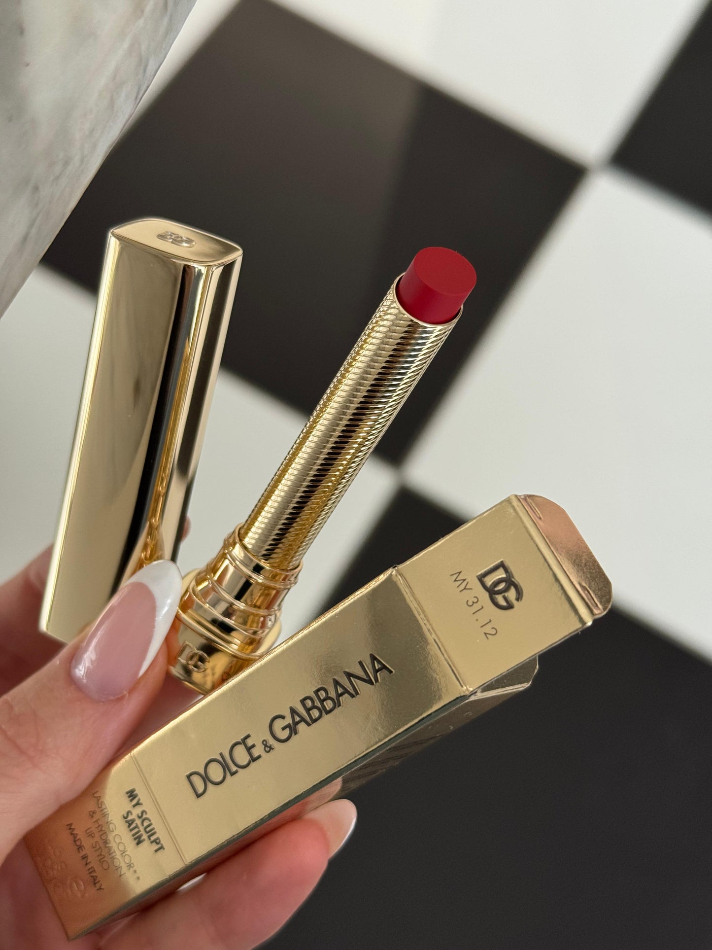 DOLCE&GABBANA My Sculpt Satin
Lasting Color & Hydration Lipstick Stylo - My 31.12