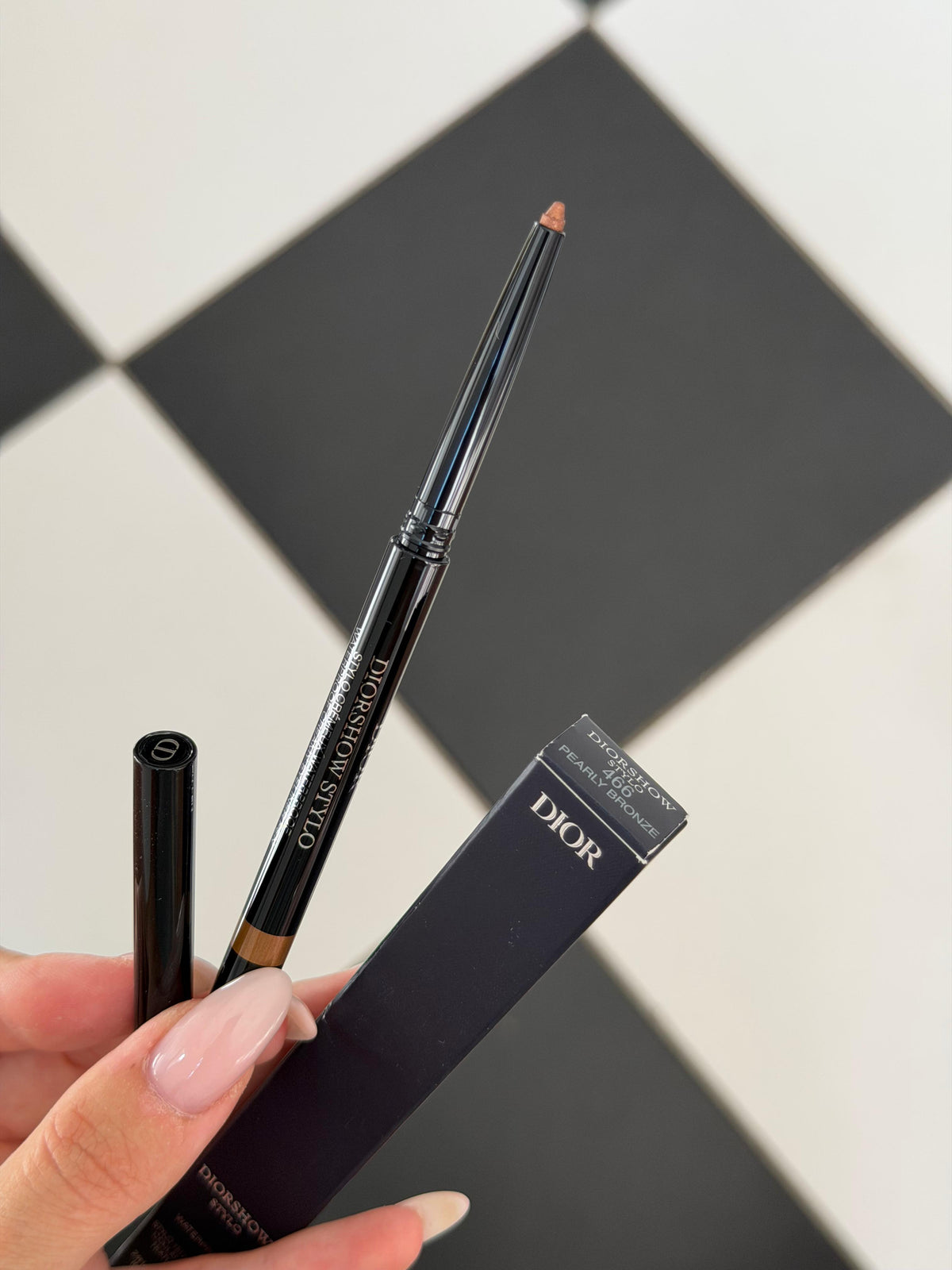 DIOR Diorshow On Stage Liner - Pearly Bronze (466)
Waterproof Felt Tip Liquid Eyeliner - 24h IntenseColor