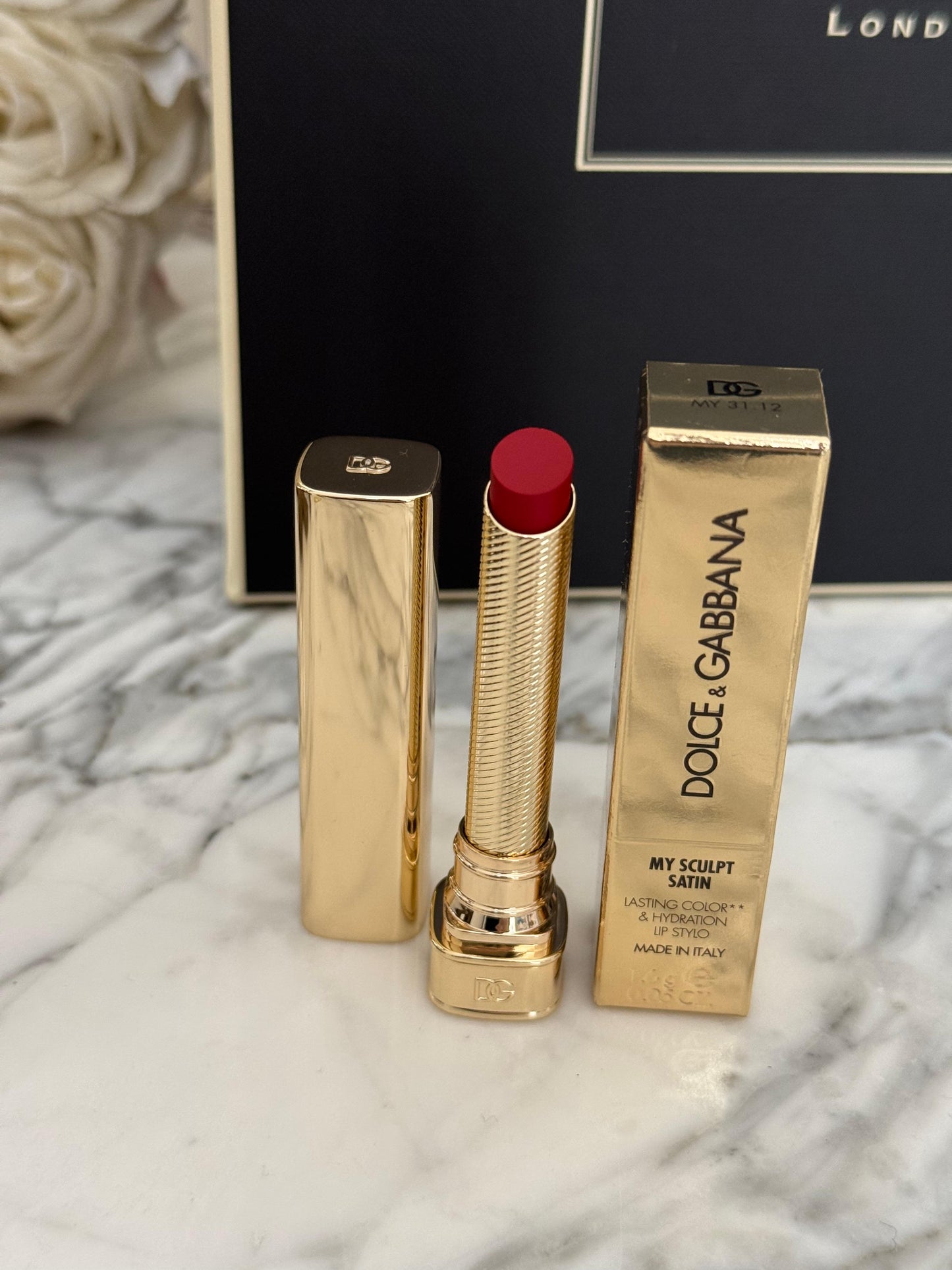 DOLCE&GABBANA My Sculpt Satin
Lasting Color & Hydration Lipstick Stylo - My 31.12