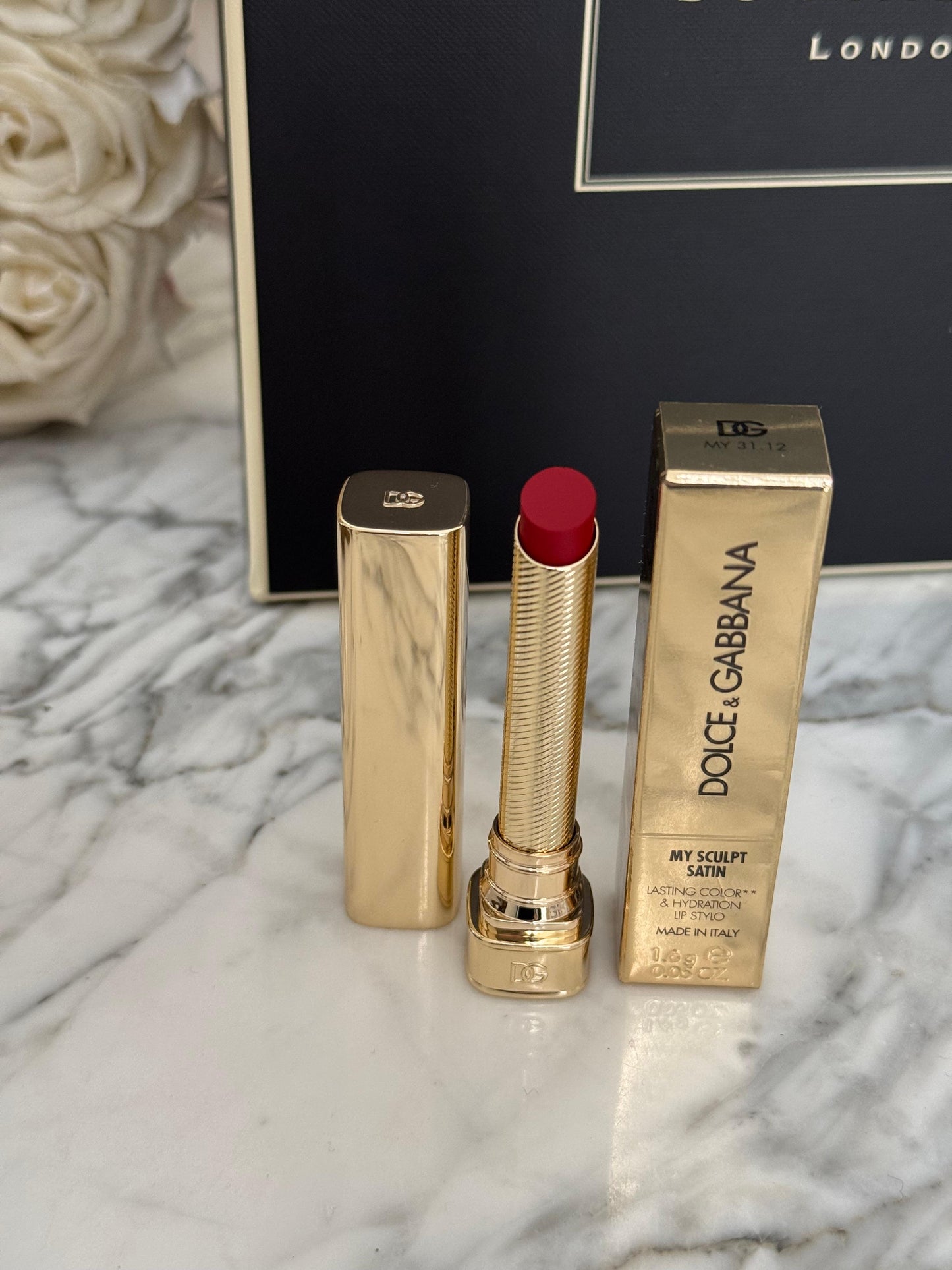 DOLCE&GABBANA My Sculpt Satin
Lasting Color & Hydration Lipstick Stylo - My 31.12
