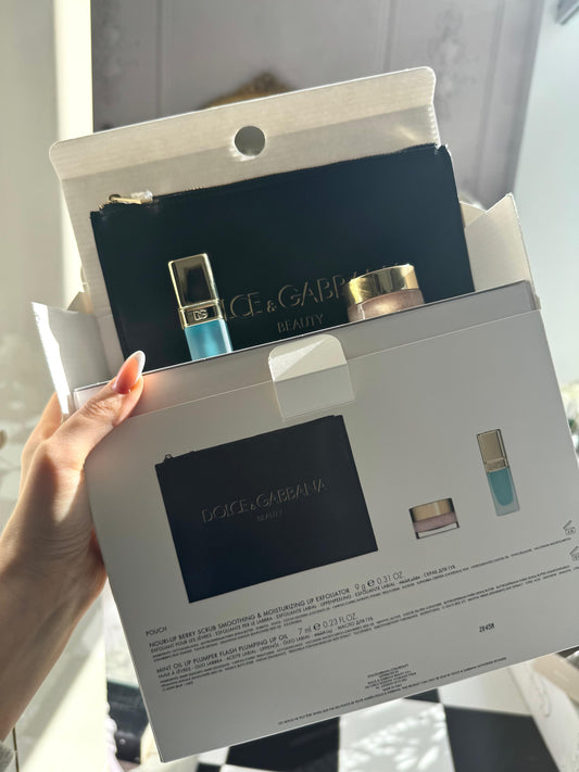 DOLCE&GABBANA
Gift Set Nouri Lip Berry Scrub + Mint Oil Lip Plumper + Make Up Pouch