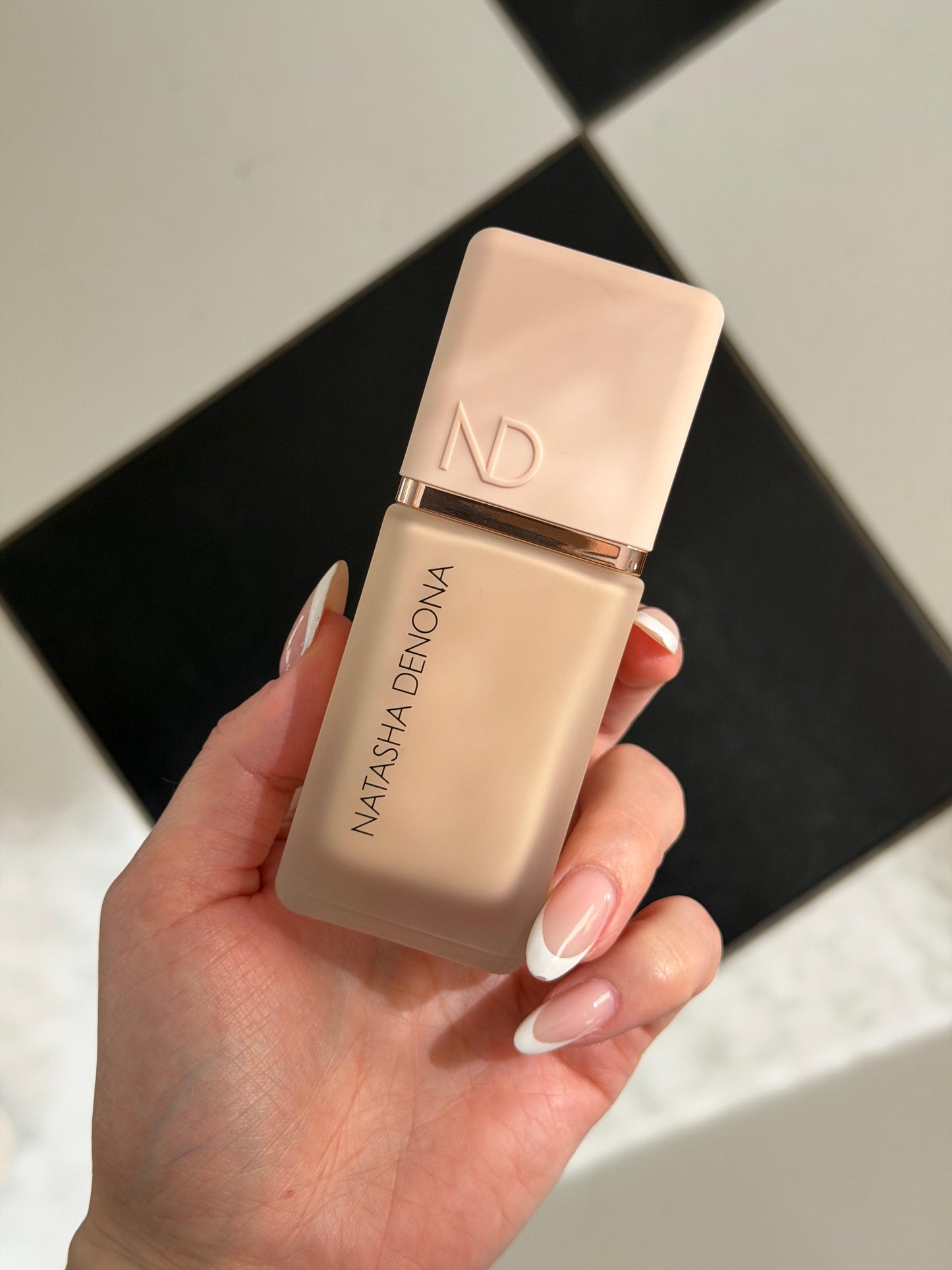 NATASHA DENONA Hy-Glam Foundation (N2)
Hydrating, Blurring, Longwear Serum With Radiant, Creasless Coverage