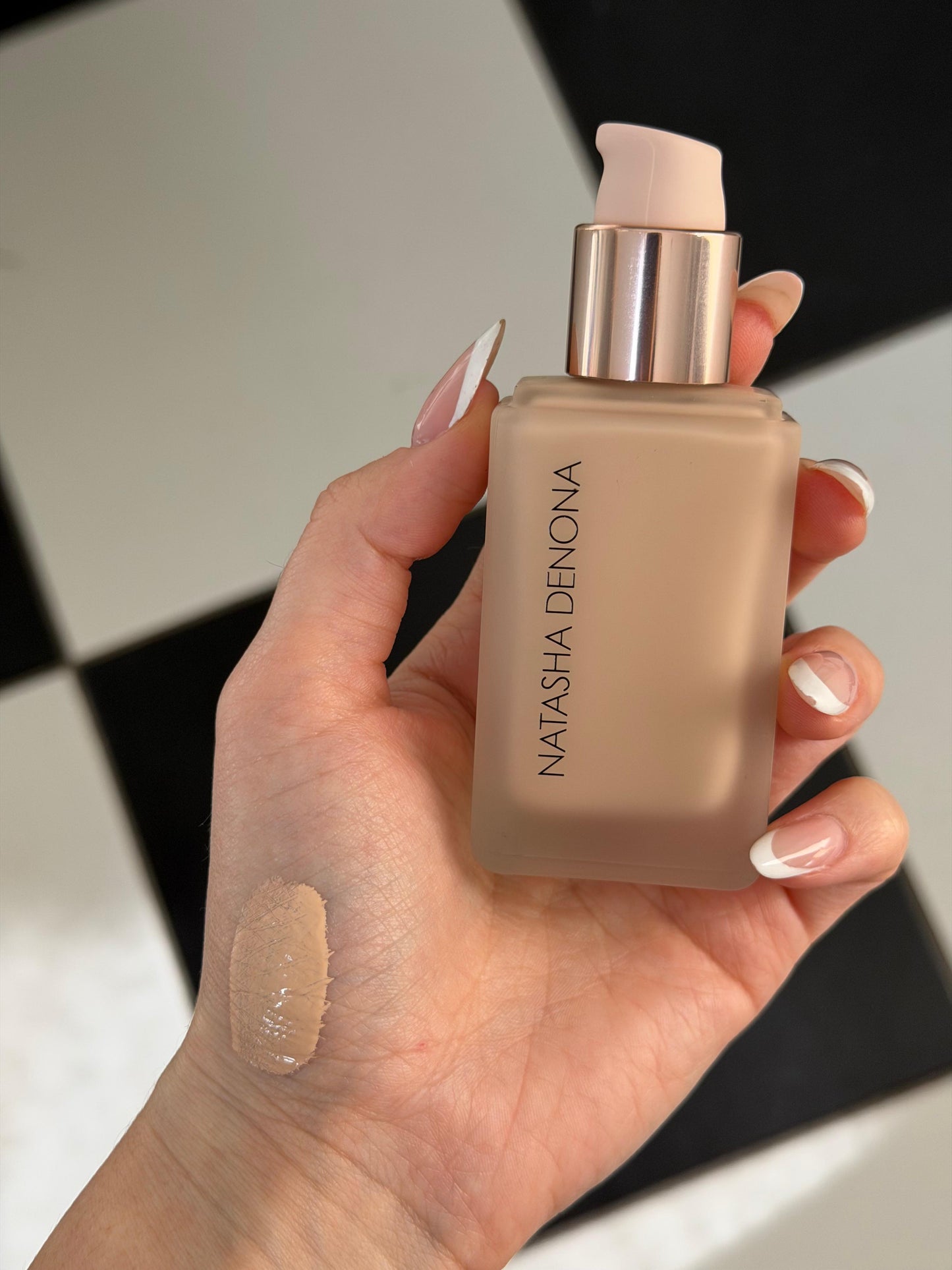 NATASHA DENONA Hy-Glam Foundation (N2)
Hydrating, Blurring, Longwear Serum With Radiant, Creasless Coverage