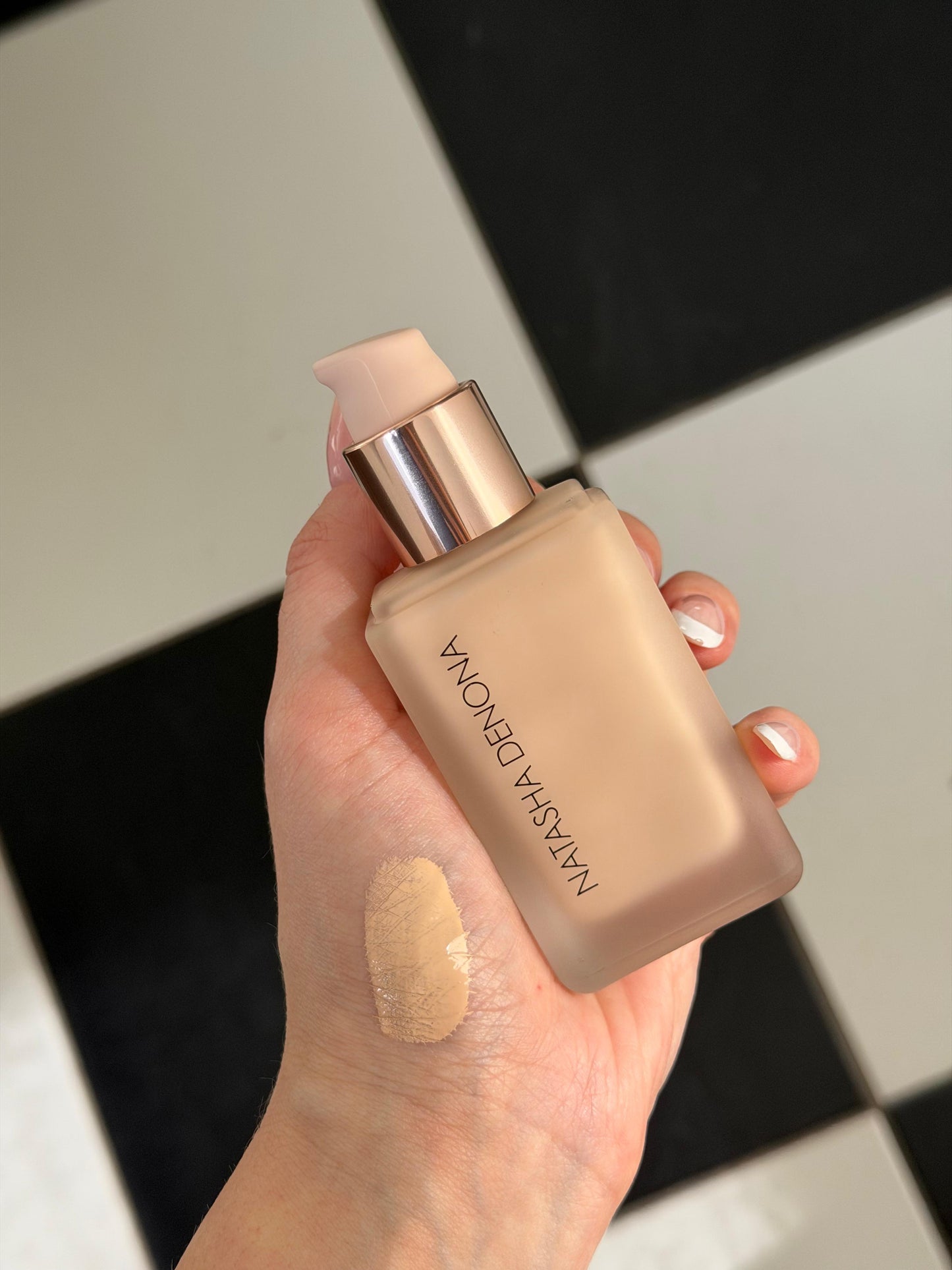 NATASHA DENONA Hy-Glam Foundation (N2)
Hydrating, Blurring, Longwear Serum With Radiant, Creasless Coverage