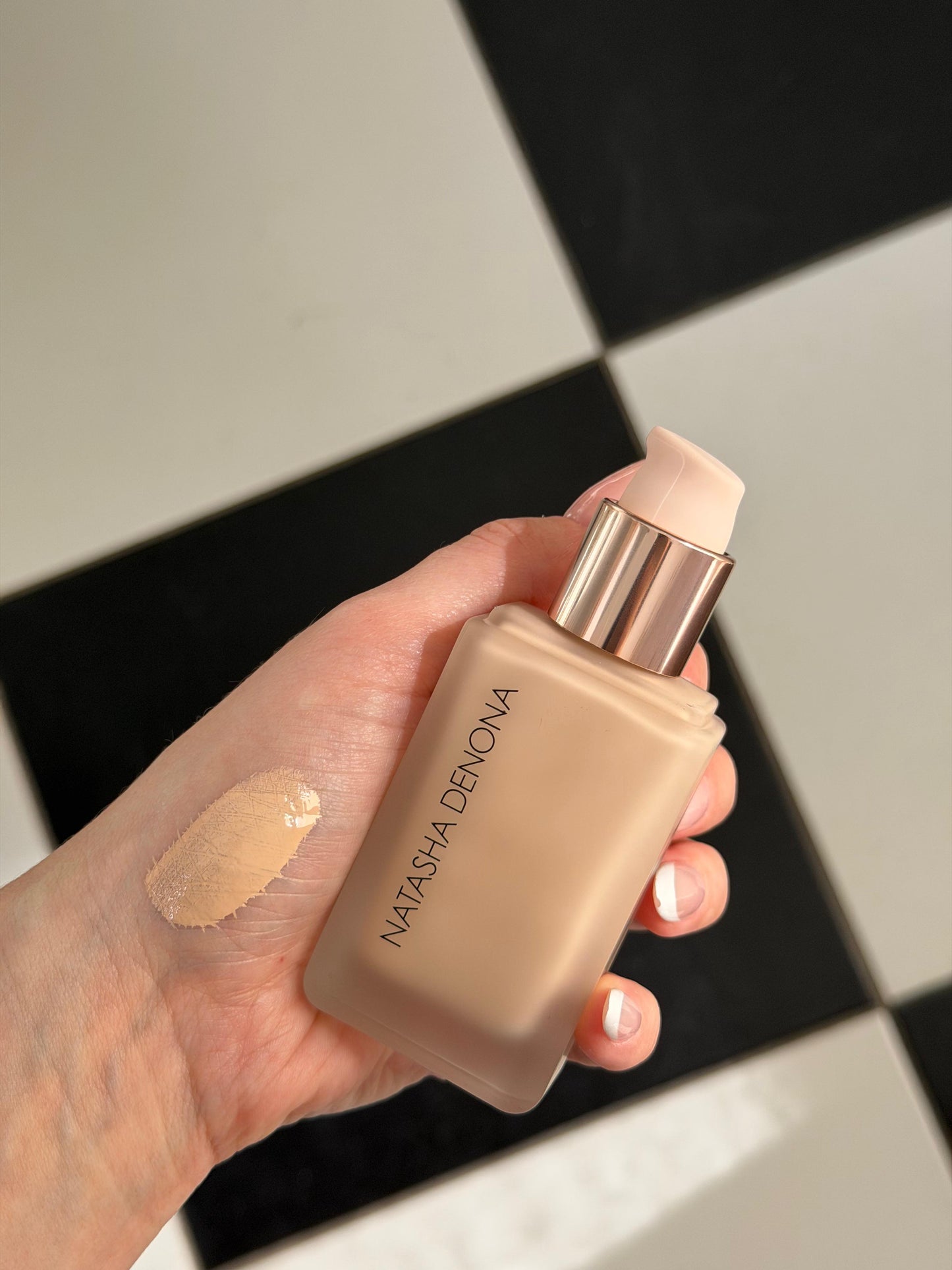 NATASHA DENONA Hy-Glam Foundation (N2)
Hydrating, Blurring, Longwear Serum With Radiant, Creasless Coverage