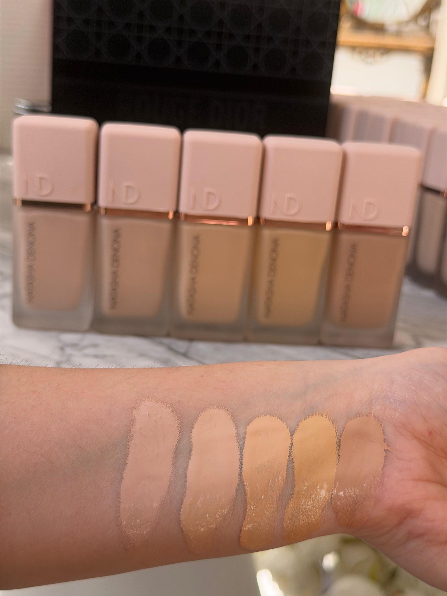 NATASHA DENONA Hy-Glam Foundation (N2)
Hydrating, Blurring, Longwear Serum With Radiant, Creasless Coverage