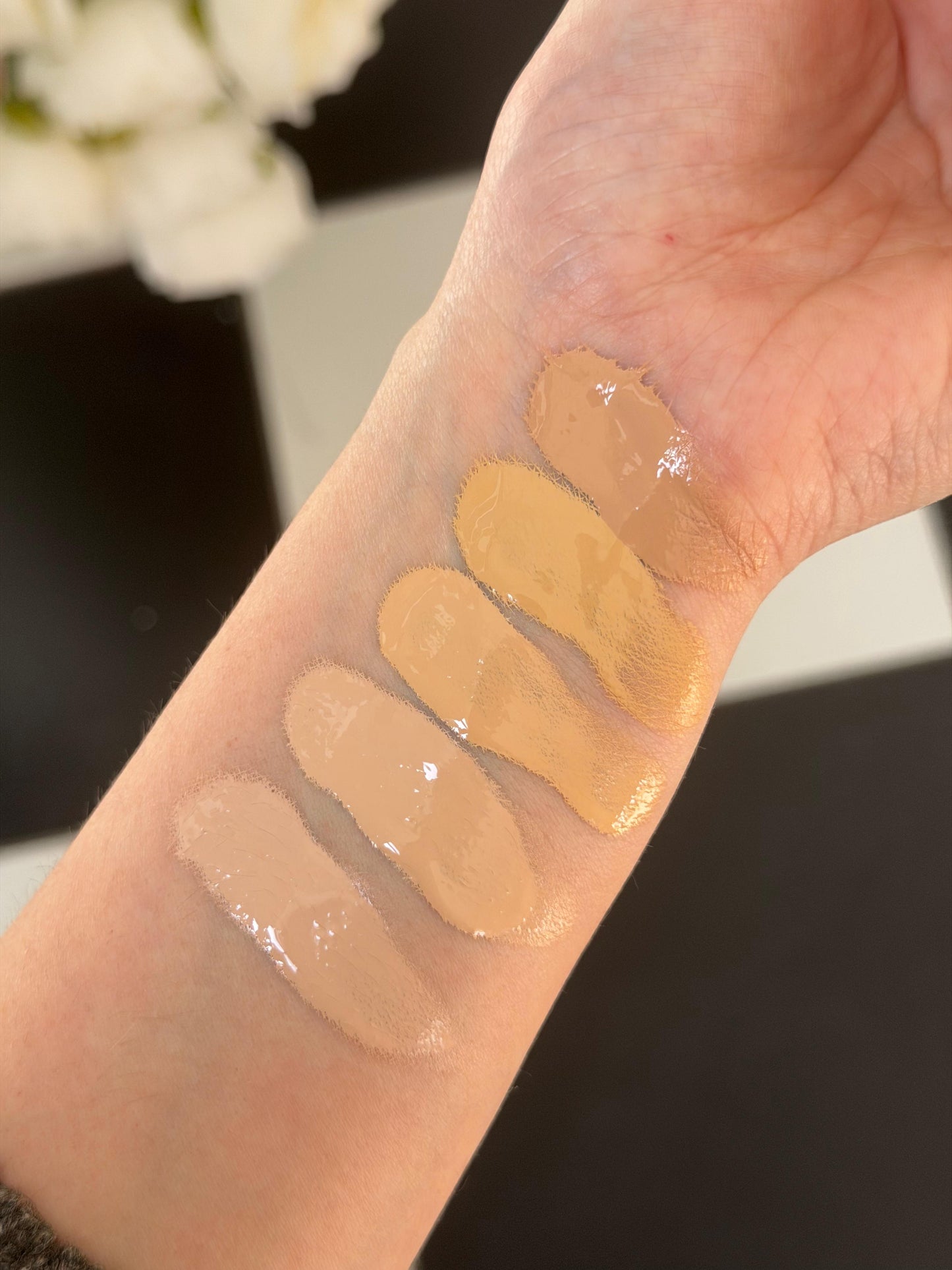 NATASHA DENONA Hy-Glam Foundation (N2)
Hydrating, Blurring, Longwear Serum With Radiant, Creasless Coverage