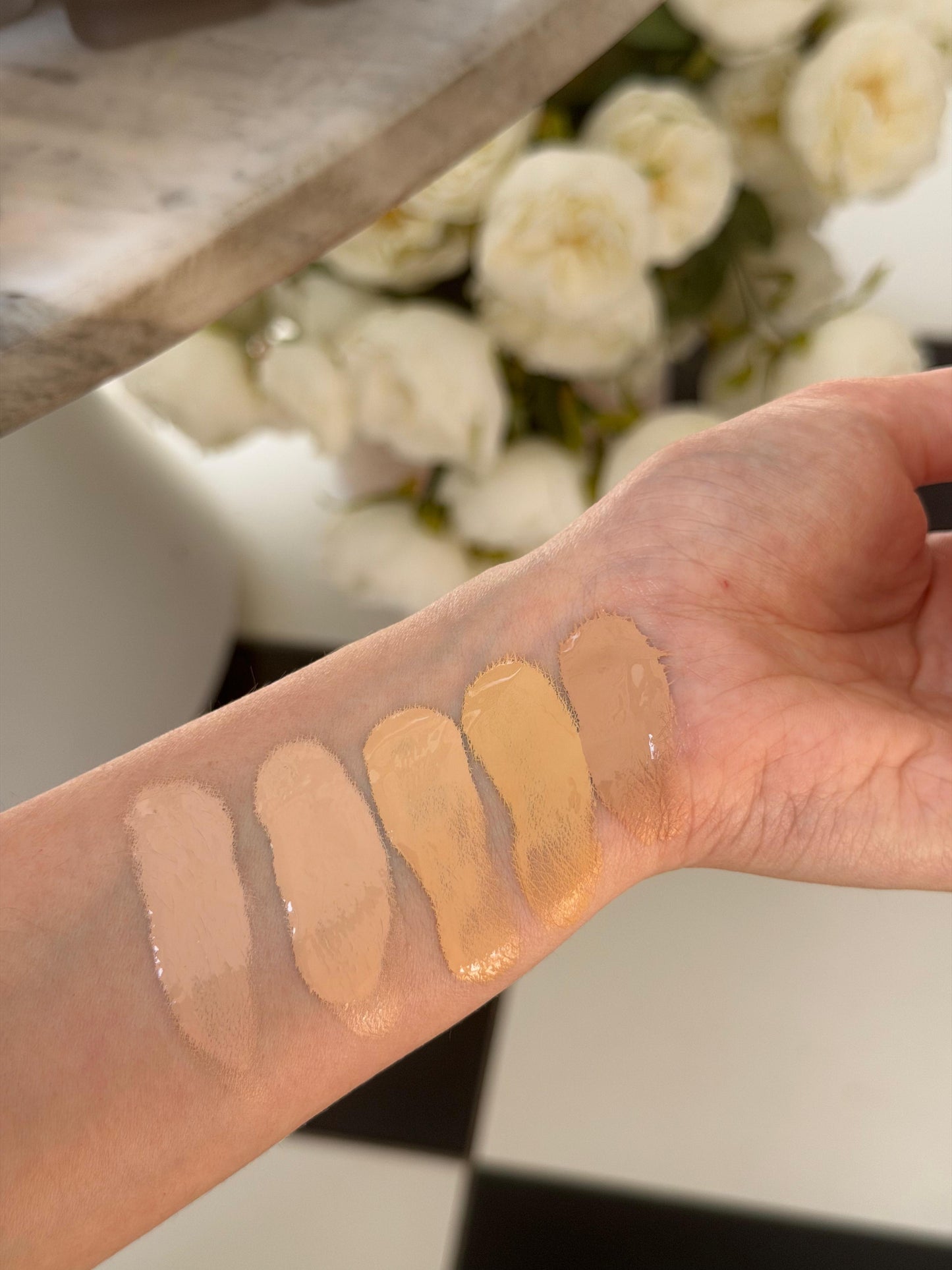 NATASHA DENONA Hy-Glam Foundation (P4)
Hydrating, Blurring, Longwear Serum With Radiant, Creasless Coverage