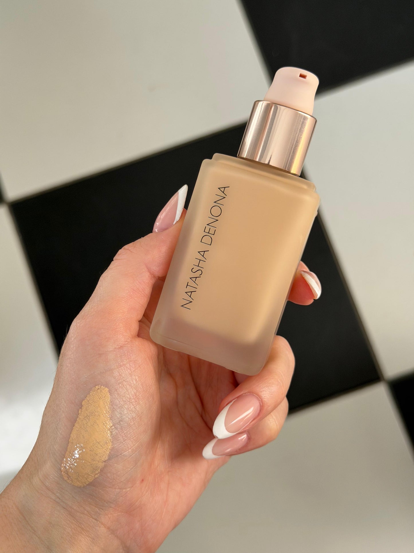 NATASHA DENONA Hy-Glam Foundation (P2)
Hydrating, Blurring, Longwear Serum With Radiant, Creasless Coverage