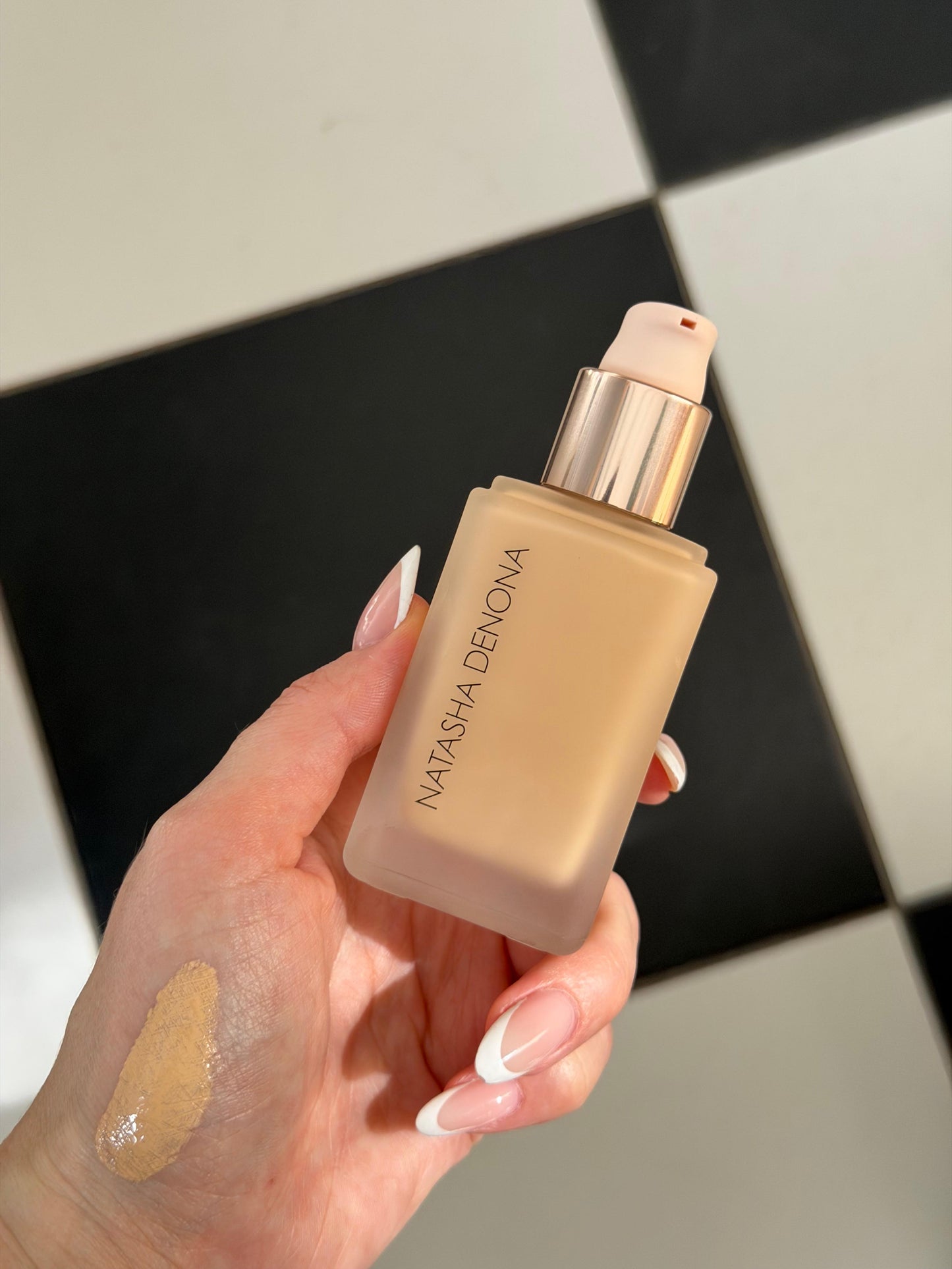 NATASHA DENONA Hy-Glam Foundation (P2)
Hydrating, Blurring, Longwear Serum With Radiant, Creasless Coverage