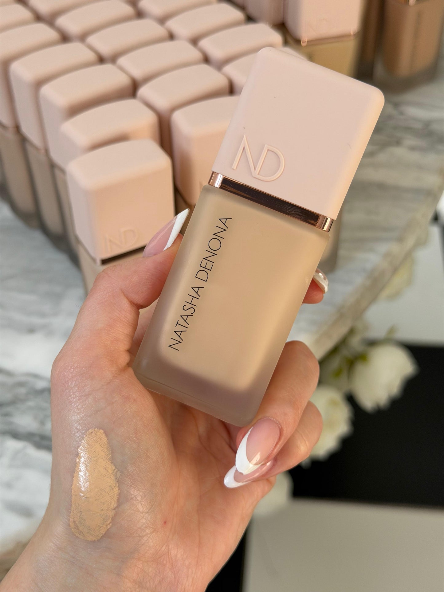 NATASHA DENONA Hy-Glam Foundation (P2)
Hydrating, Blurring, Longwear Serum With Radiant, Creasless Coverage