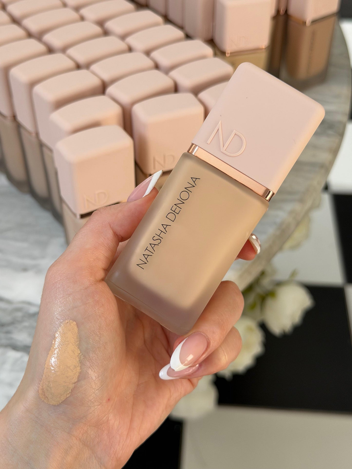 NATASHA DENONA Hy-Glam Foundation (P2)
Hydrating, Blurring, Longwear Serum With Radiant, Creasless Coverage