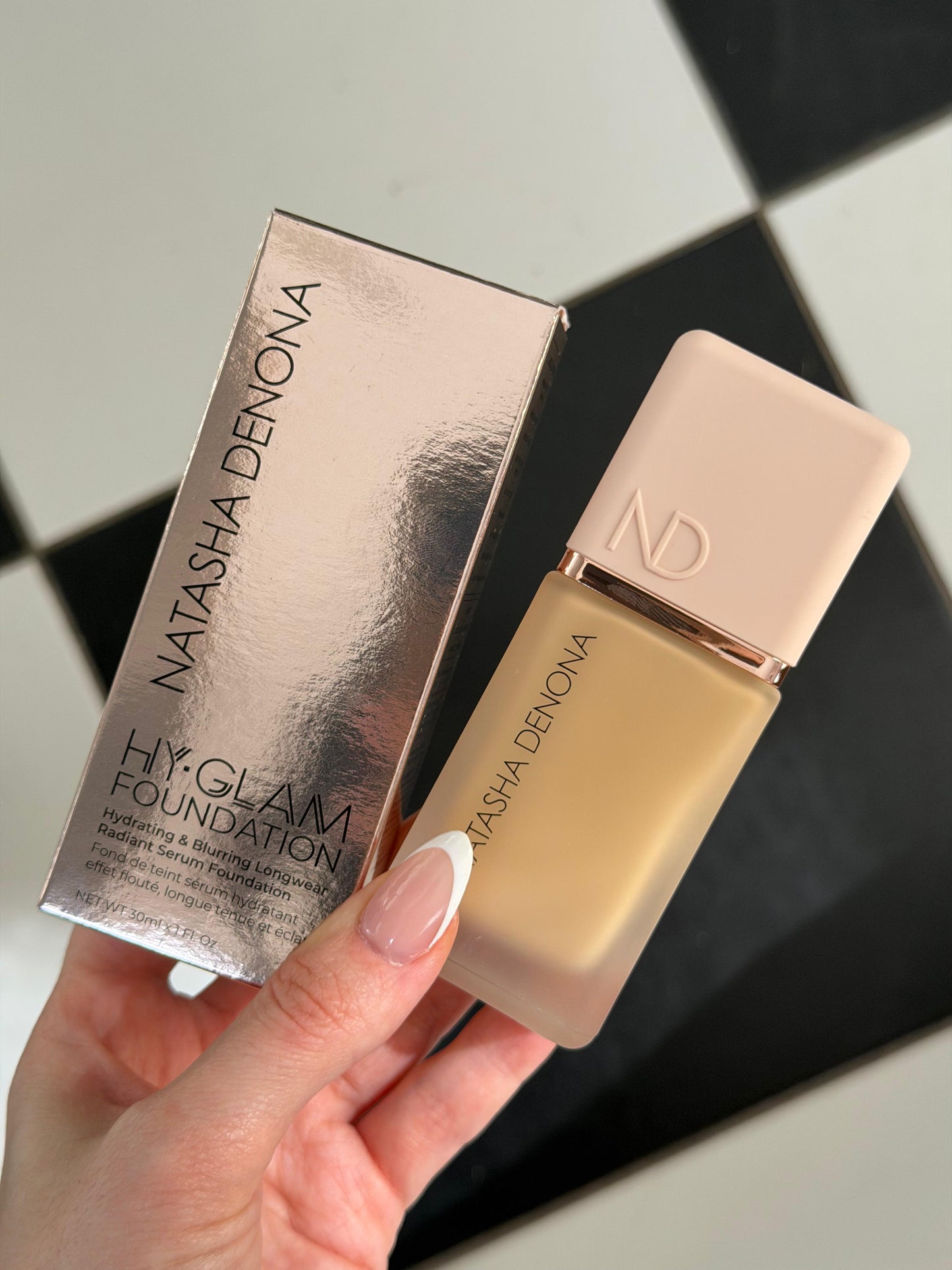 NATASHA DENONA Hy-Glam Foundation (Y4)
Hydrating, Blurring, Longwear Serum With Radiant, Creasless Coverage