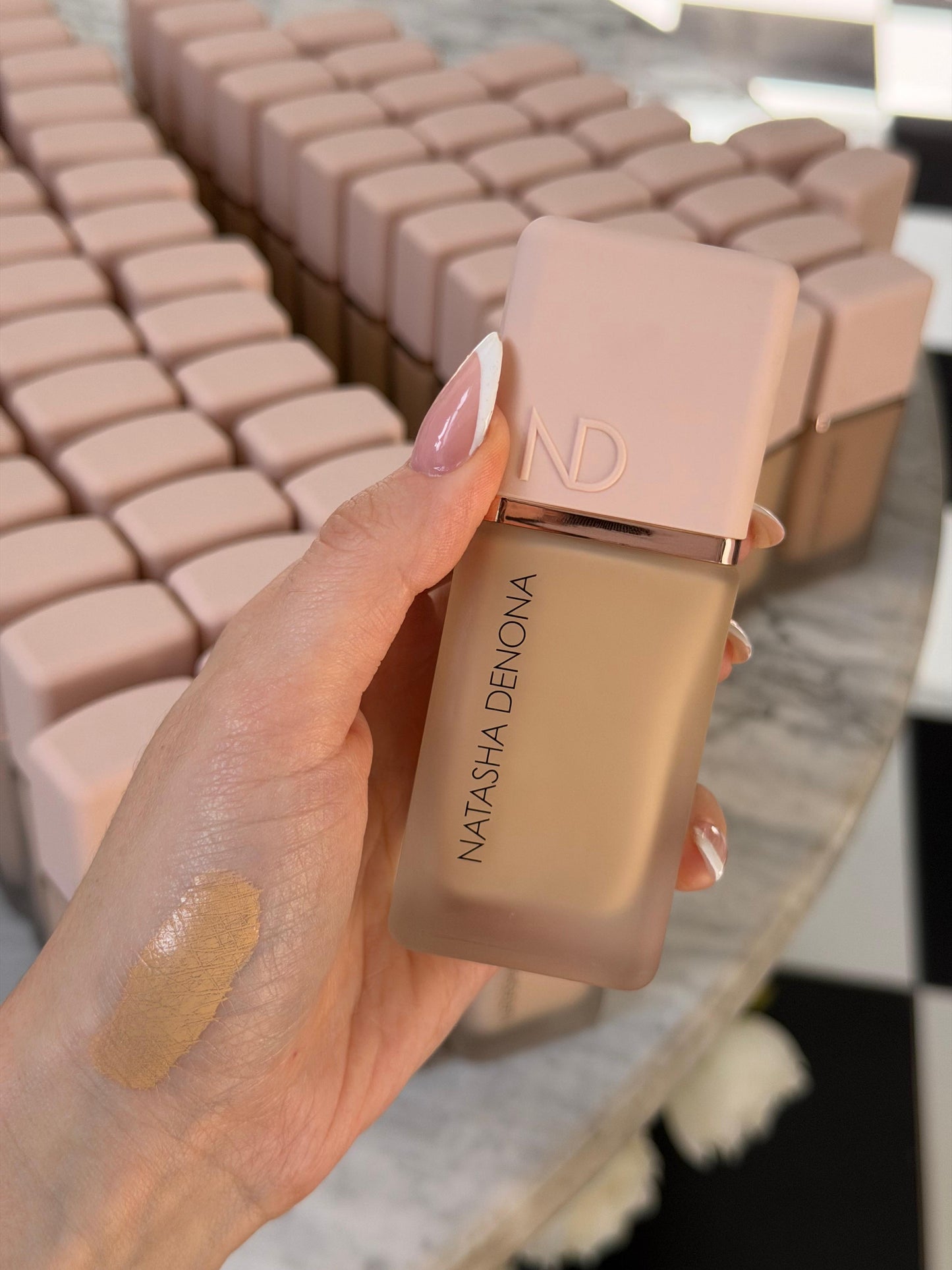 NATASHA DENONA Hy-Glam Foundation (Y4)
Hydrating, Blurring, Longwear Serum With Radiant, Creasless Coverage