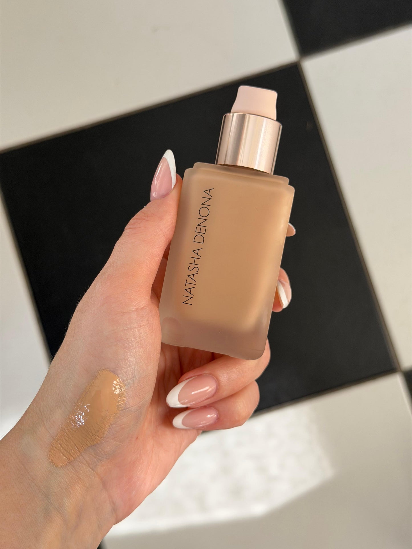 NATASHA DENONA Hy-Glam Foundation (P3)
Hydrating, Blurring, Longwear Serum With Radiant, Creasless Coverage