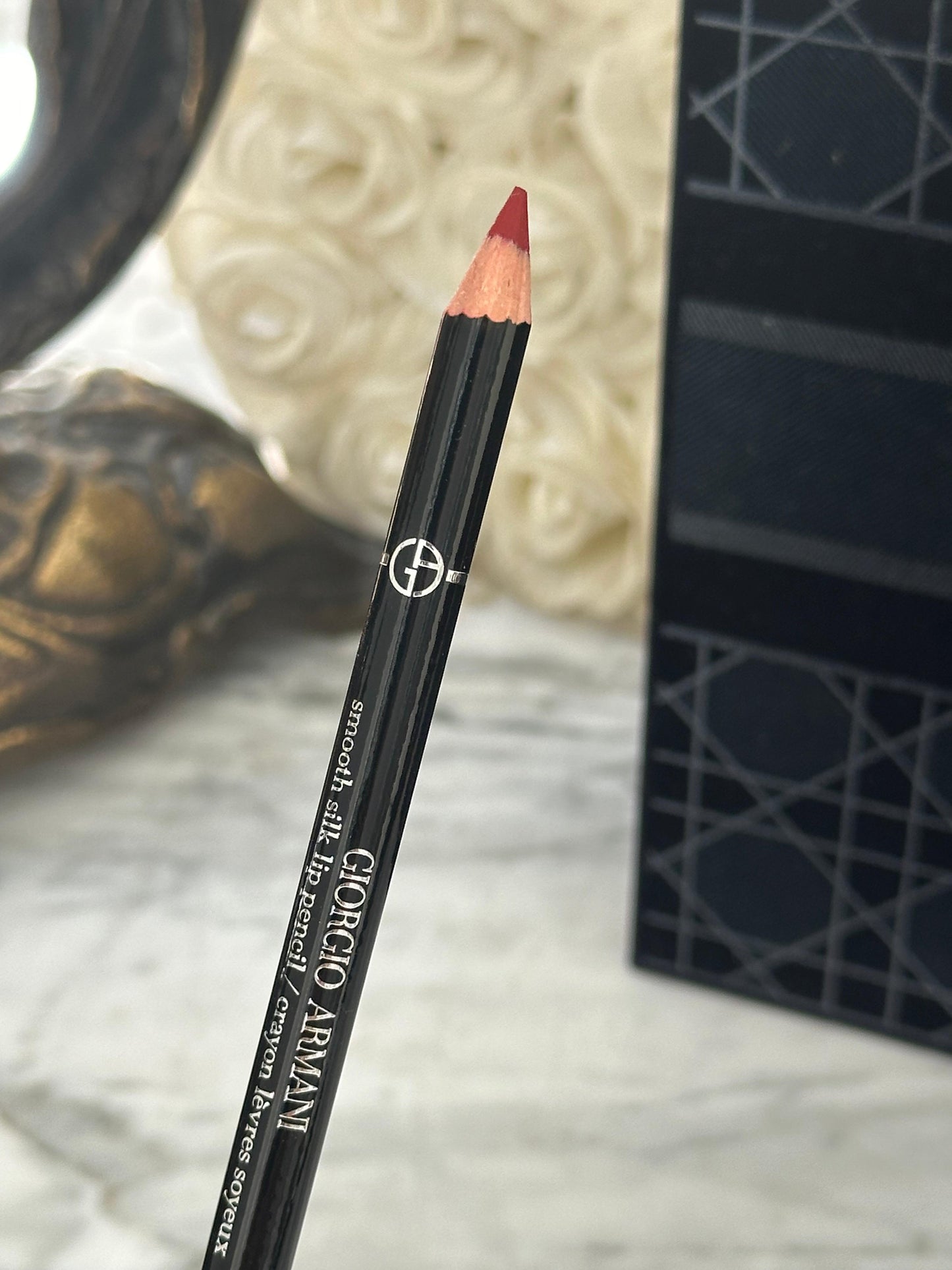 ARMANI Smooth Silk Lip Pencil
Silky, Smooth Color For Perfectly Defined Lips