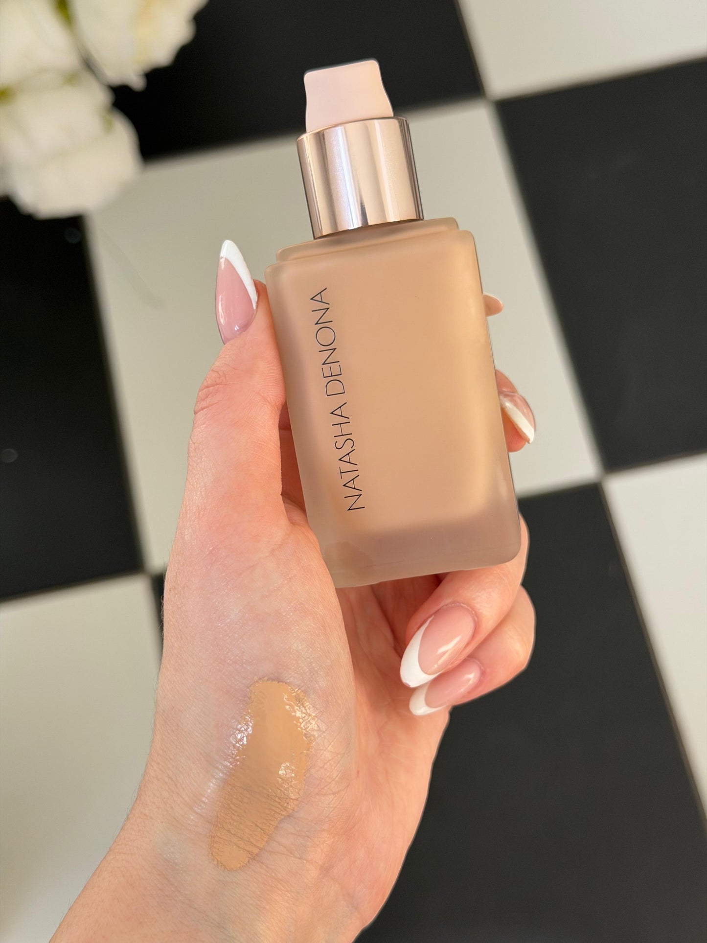 NATASHA DENONA Hy-Glam Foundation (P3)
Hydrating, Blurring, Longwear Serum With Radiant, Creasless Coverage