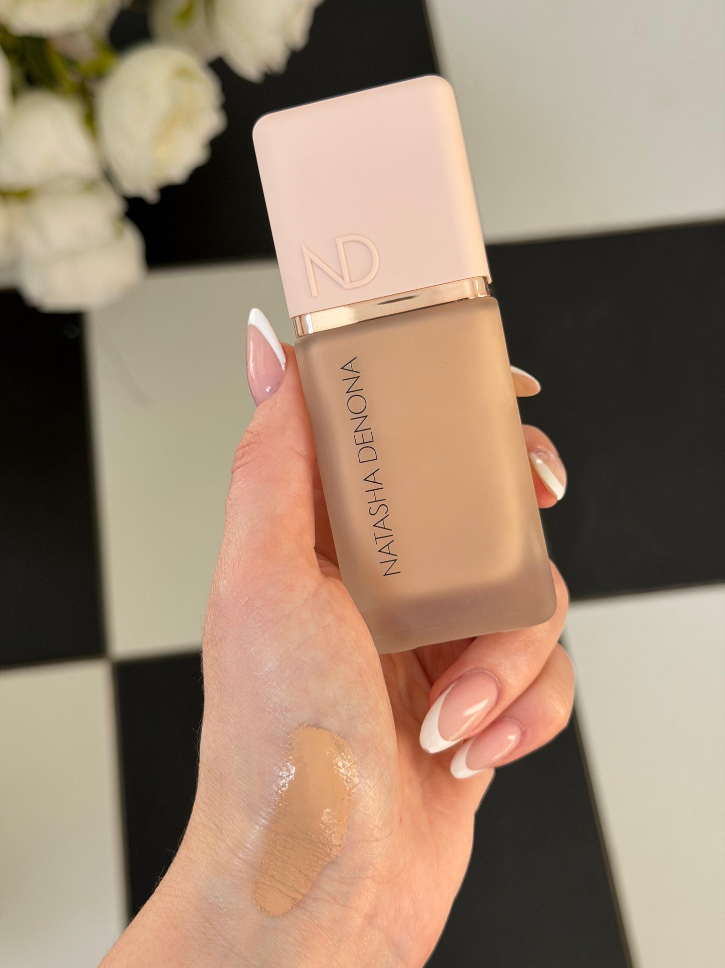 NATASHA DENONA Hy-Glam Foundation (P3)
Hydrating, Blurring, Longwear Serum With Radiant, Creasless Coverage