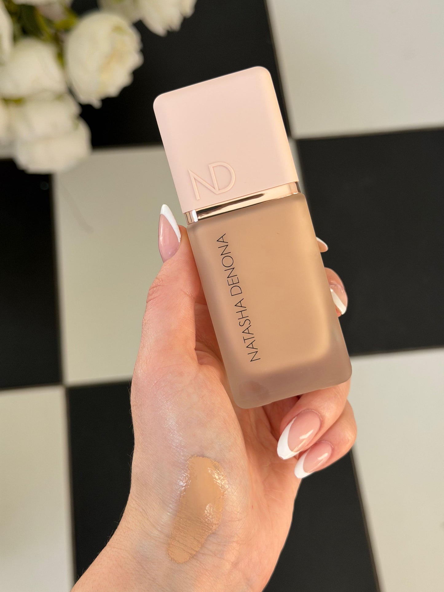 NATASHA DENONA Hy-Glam Foundation (P3)
Hydrating, Blurring, Longwear Serum With Radiant, Creasless Coverage