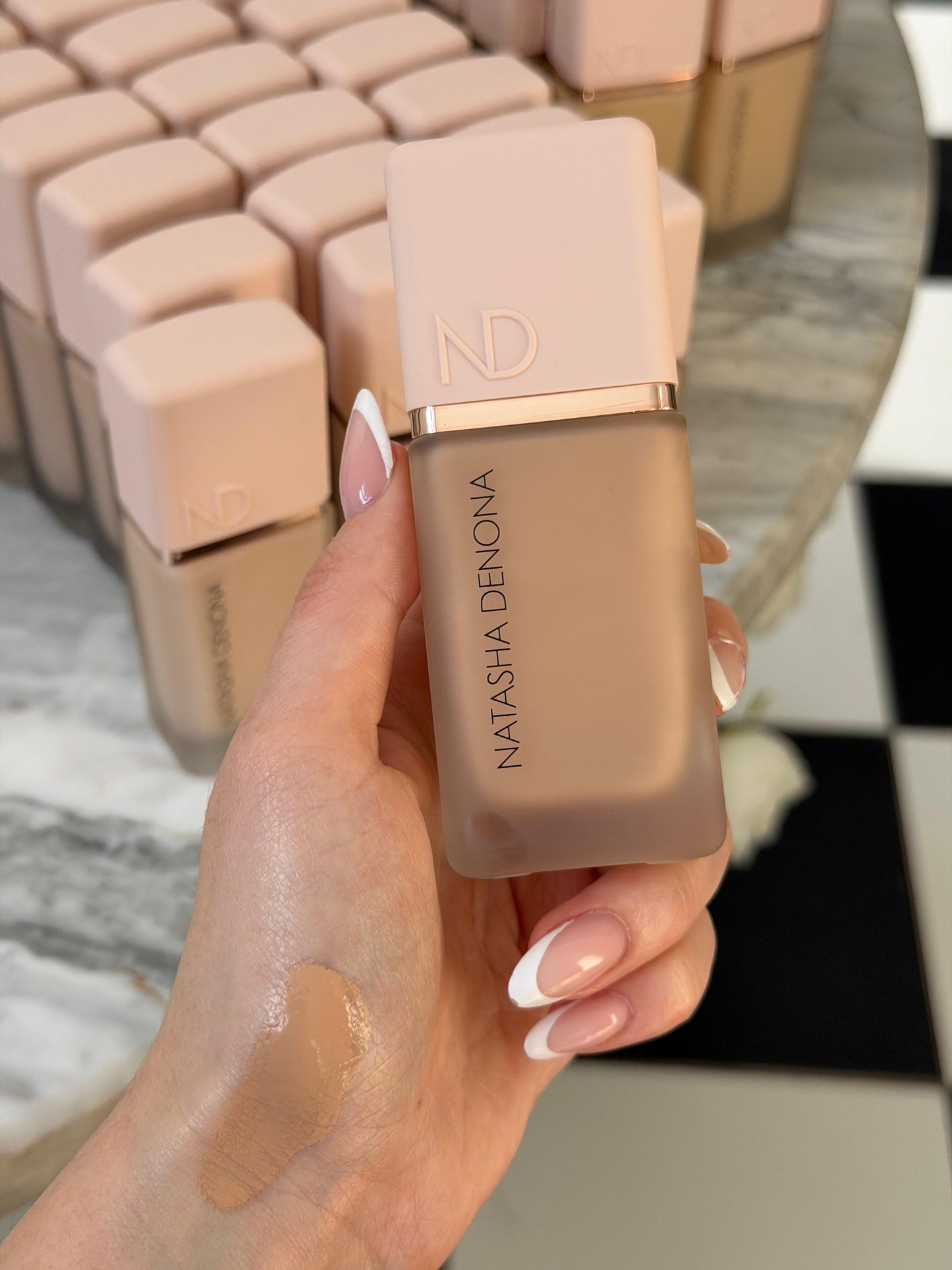 NATASHA DENONA Hy-Glam Foundation (P3)
Hydrating, Blurring, Longwear Serum With Radiant, Creasless Coverage