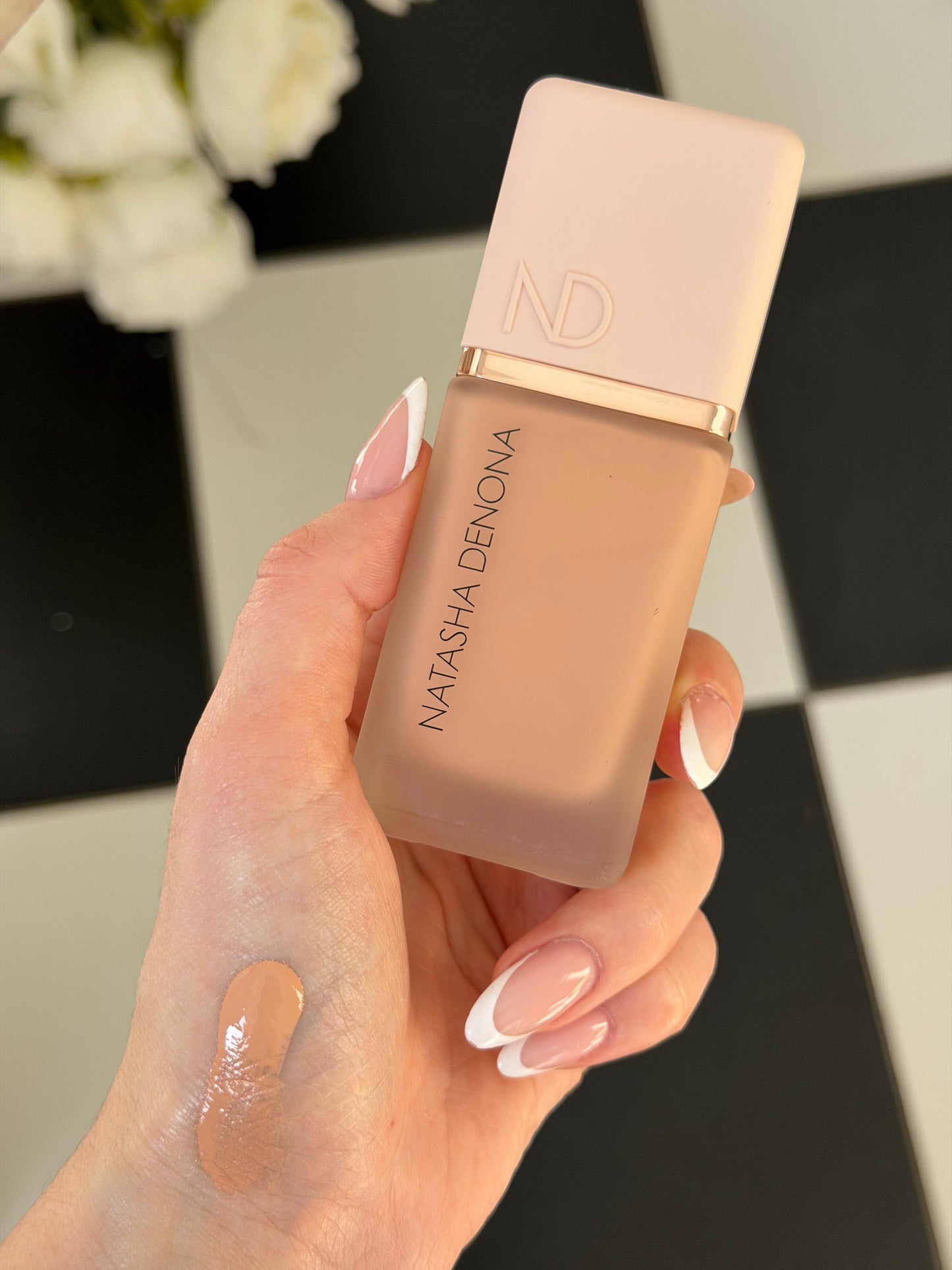 NATASHA DENONA Hy-Glam Foundation (P4)
Hydrating, Blurring, Longwear Serum With Radiant, Creasless Coverage