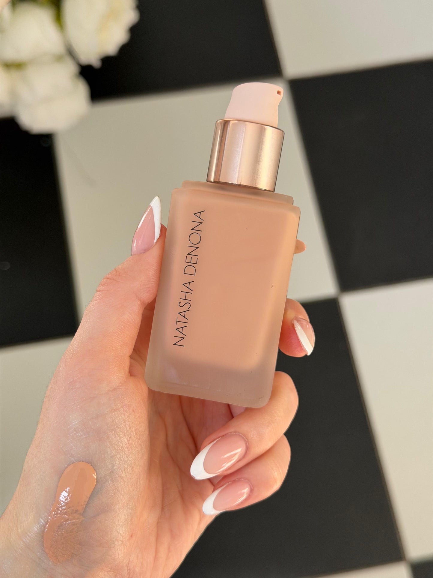 NATASHA DENONA Hy-Glam Foundation (P4)
Hydrating, Blurring, Longwear Serum With Radiant, Creasless Coverage