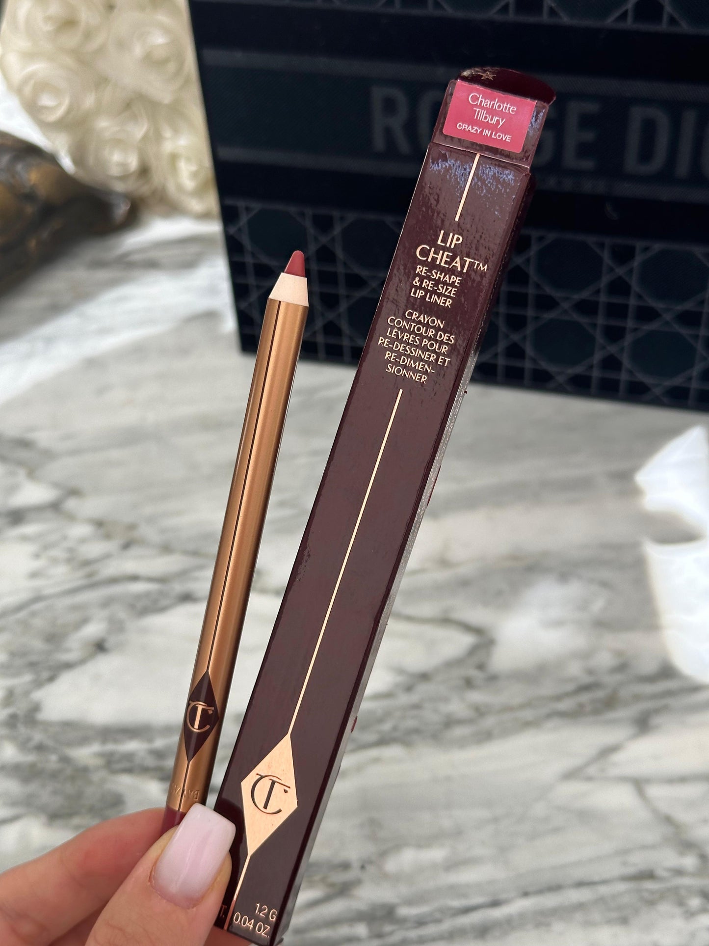 CHARLOTTE TILBURY Lip Cheat Re-Shape & Re-Size Lip Liner