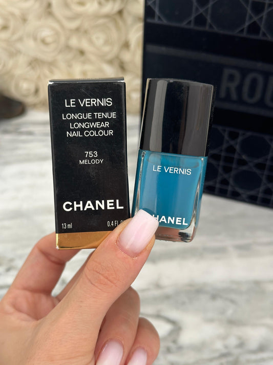 CHANEL Le Vernis
Nail Colour (753)