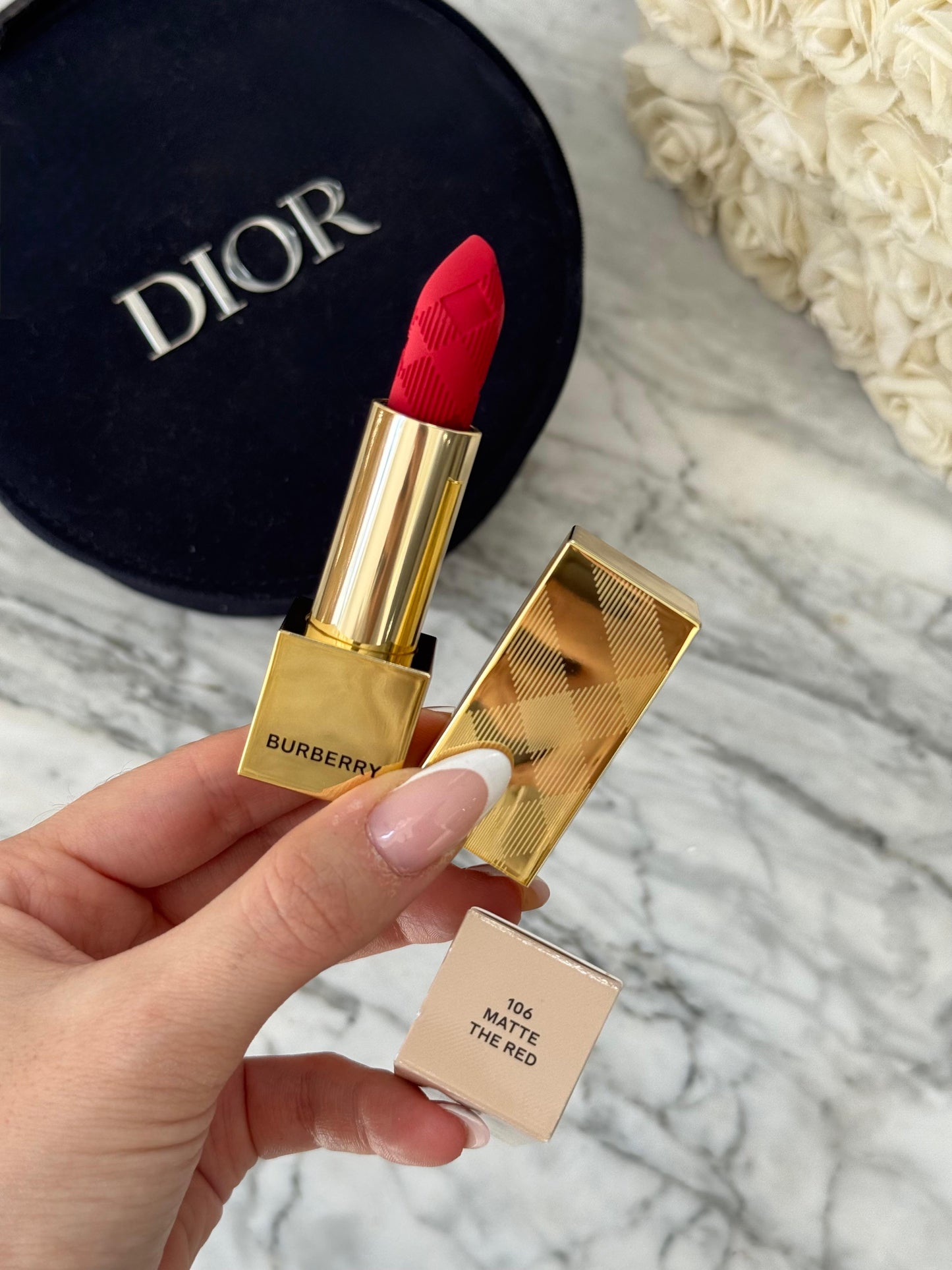 BURBERRY Kisses Matte The Red - Hydrating & Long-Lasting Lipstick