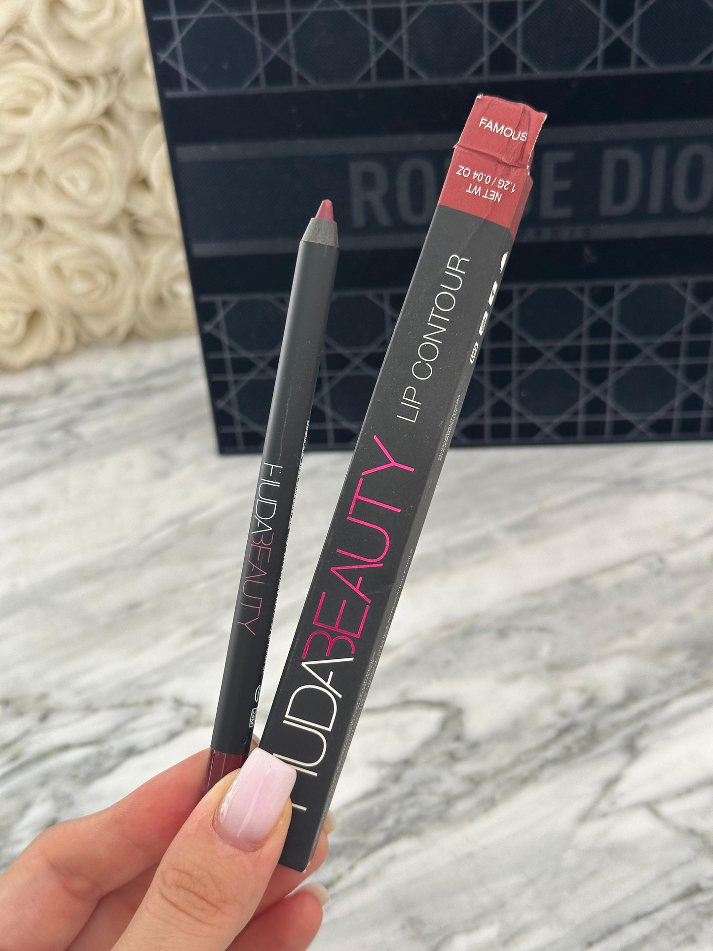 HUDA BEAUTY Lip Contour Matte Pencil