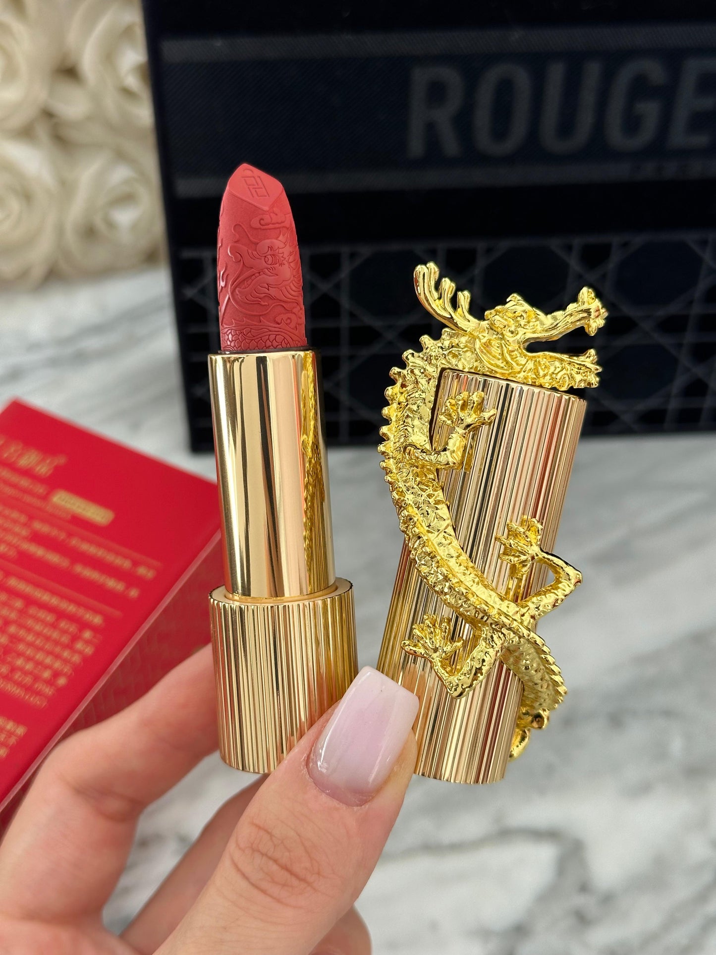 ZEESEA Palace Identity Gilt Gold Dragon Velvet Lipstick