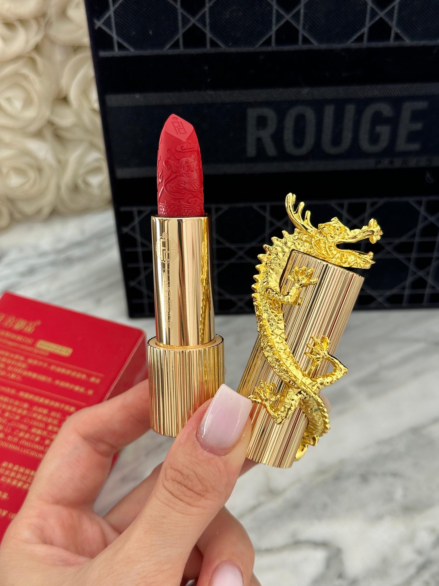 ZEESEA Palace Identity Gilt Gold Dragon Velvet Lipstick