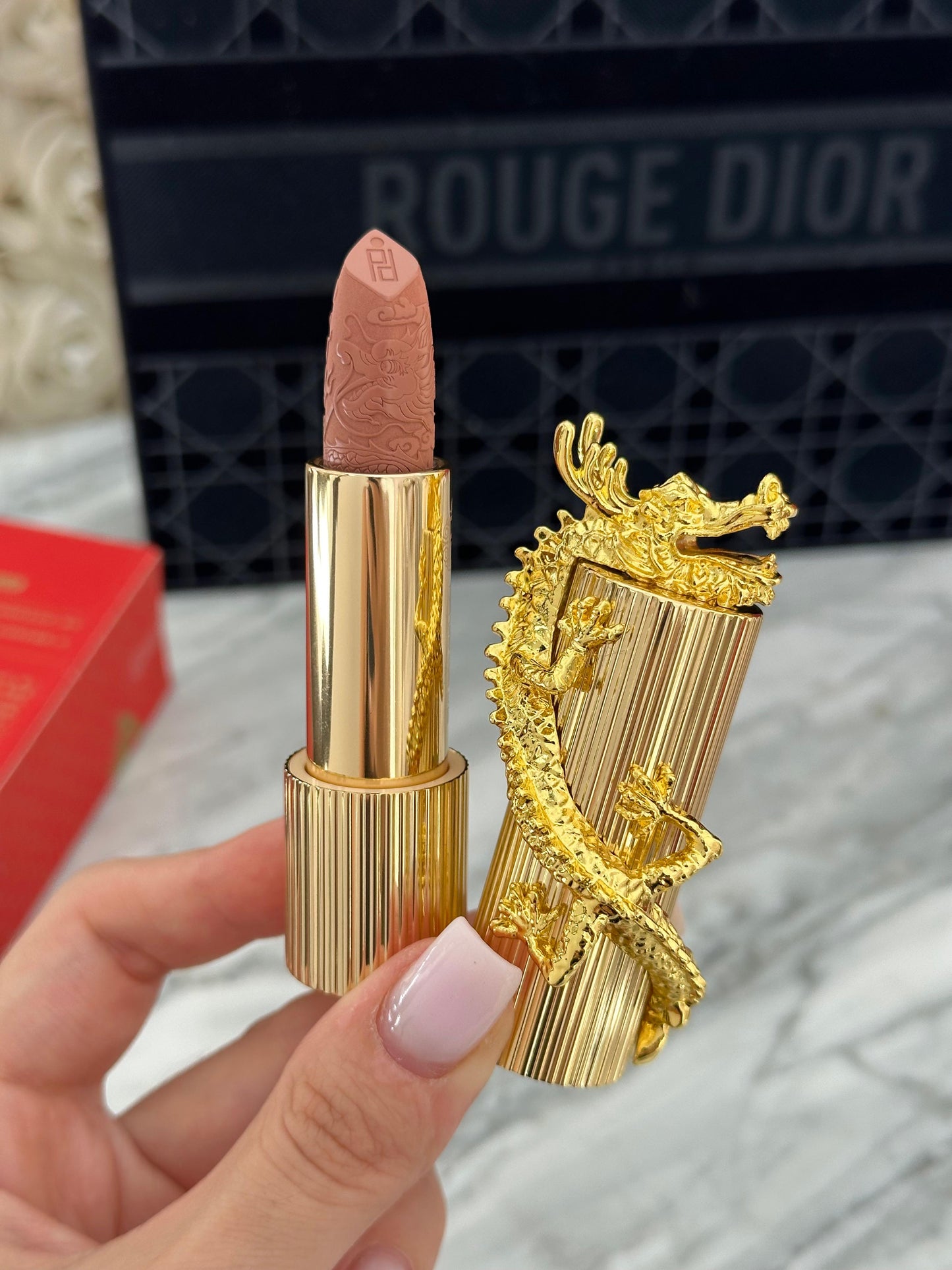 ZEESEA Palace Identity Gilt Gold Dragon Velvet Lipstick