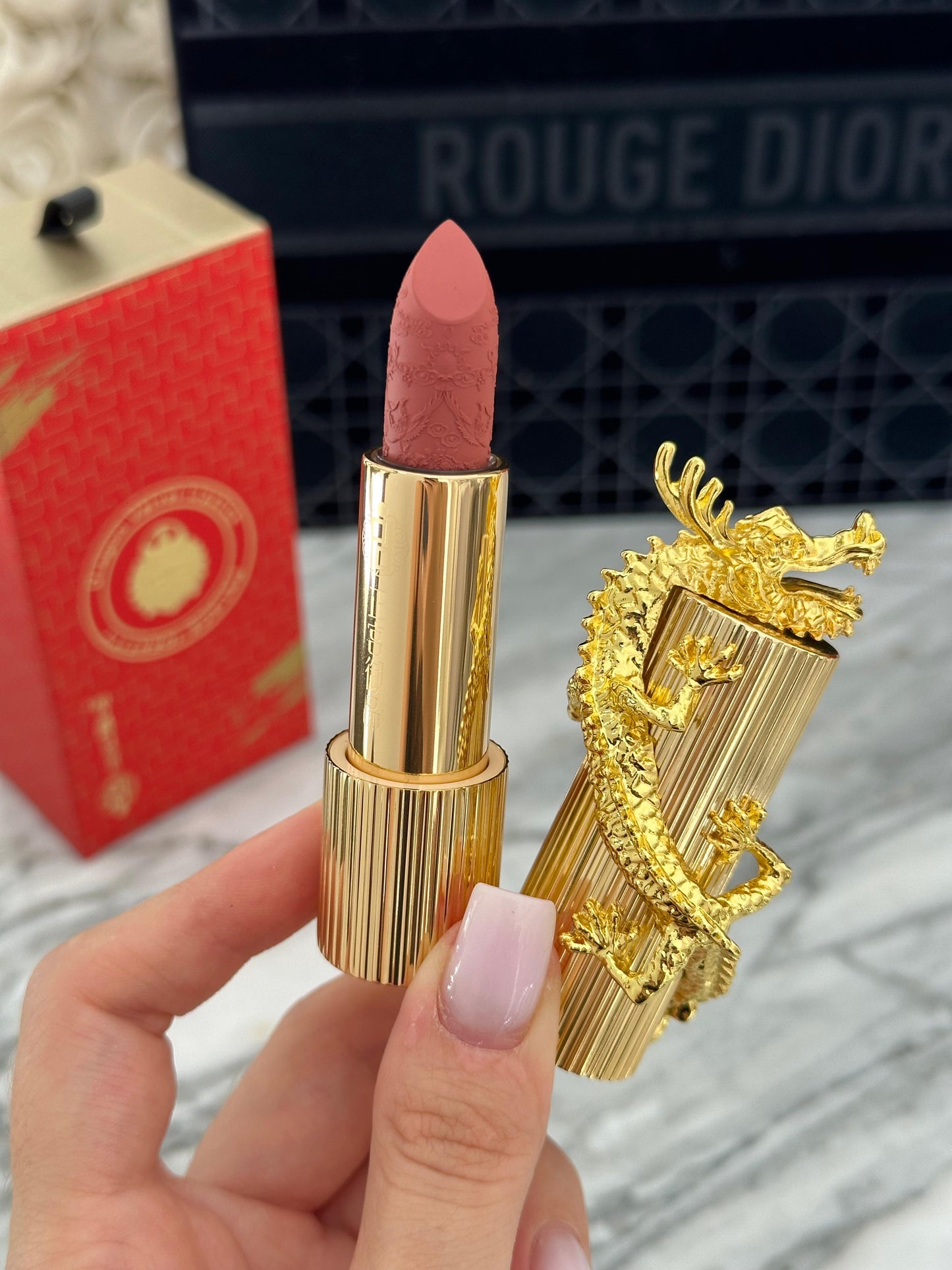 ZEESEA Palace Identity Gilt Gold Dragon Velvet Lipstick