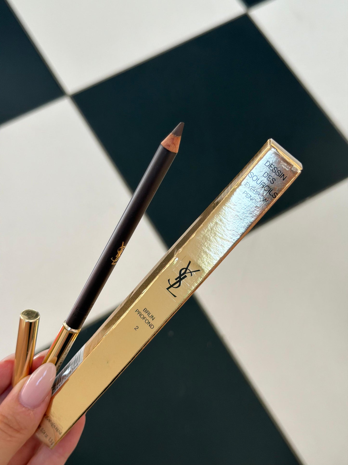 YSL Dessin Des Sourcils
The Ultimate Dual-Ended Precision Eyebrow Pencil (2)