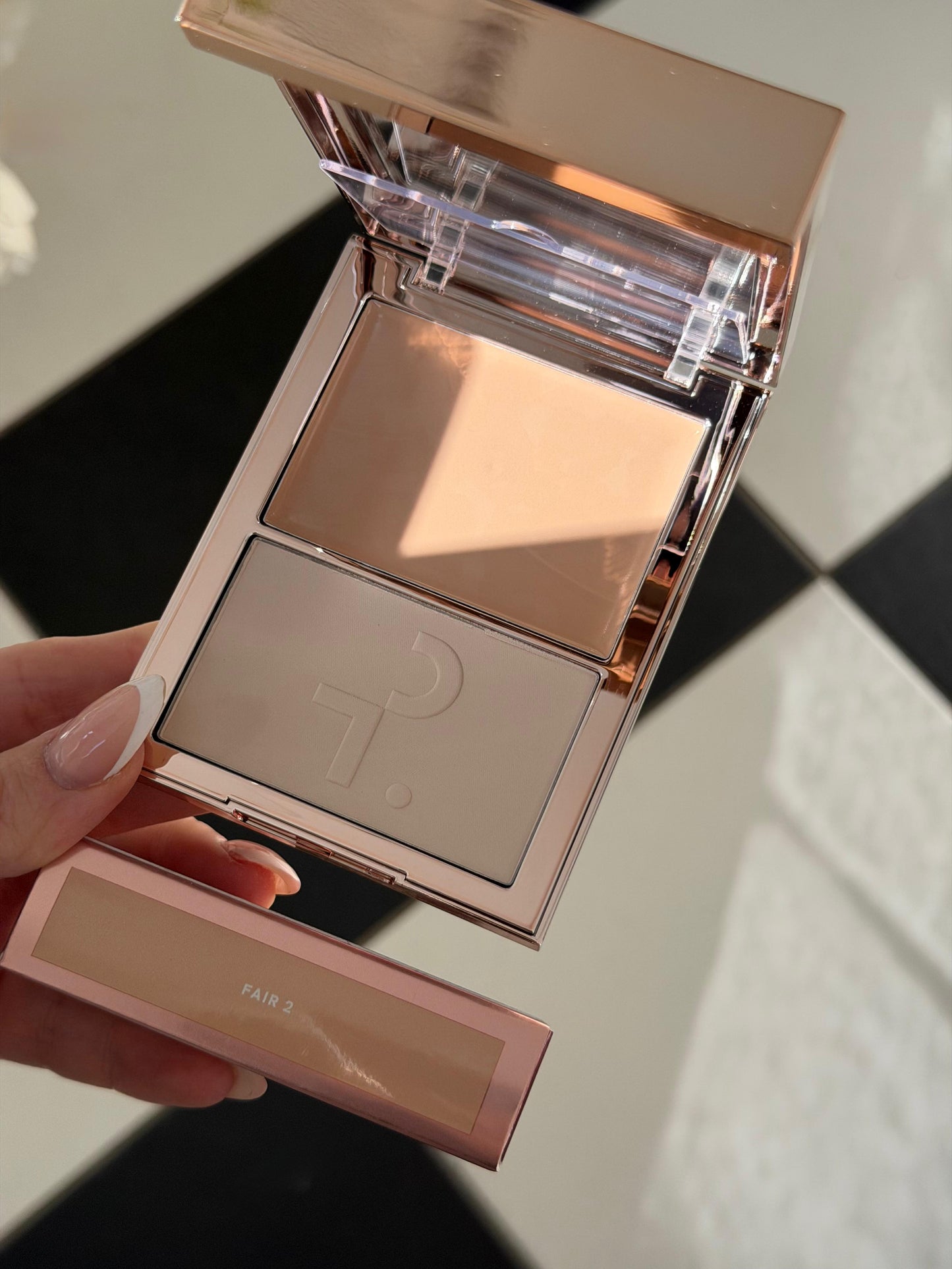 PATRICK TA 
Major Skin Crème Foundation and Finishing Powder Duo - Fair 2