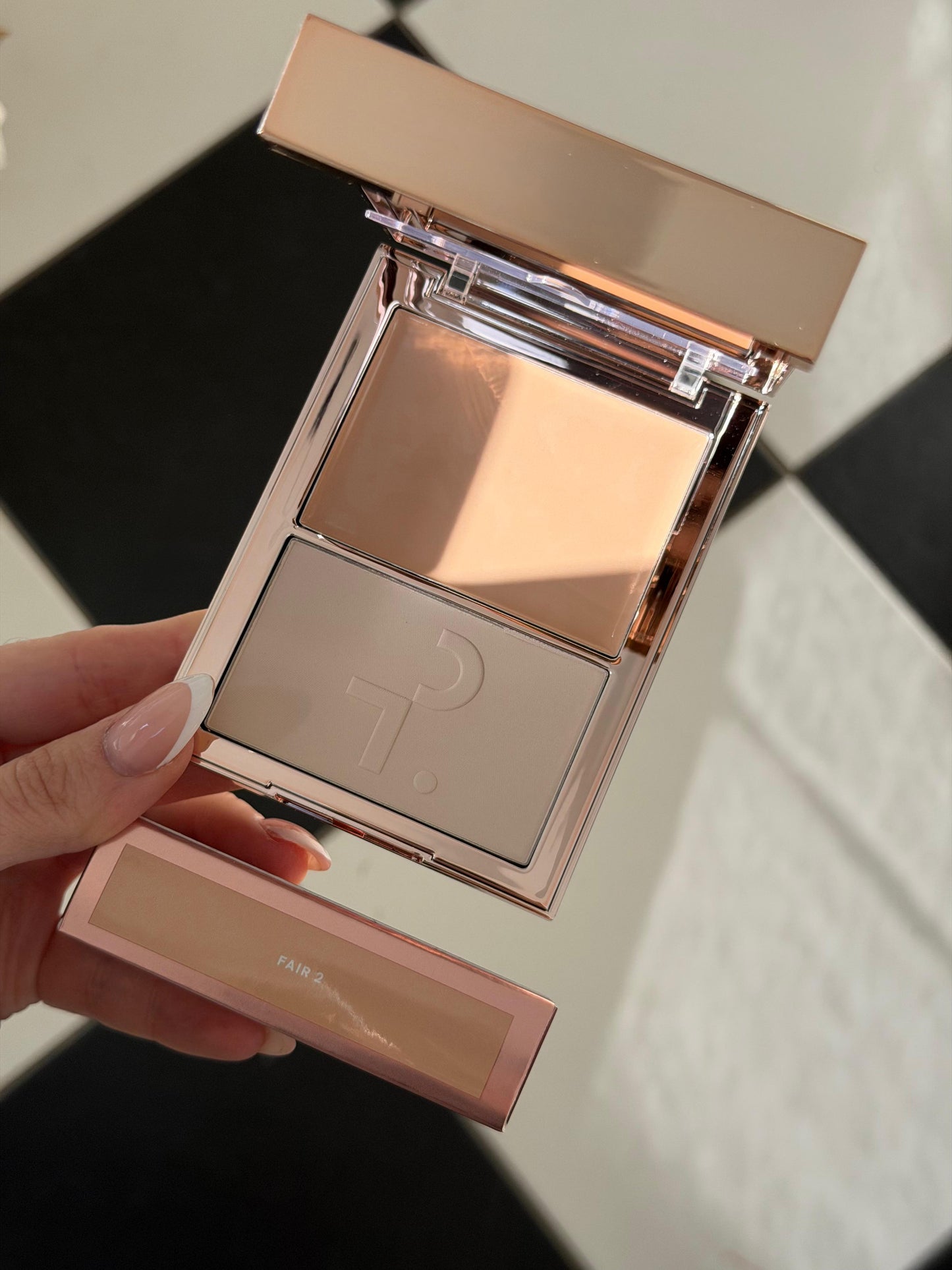 PATRICK TA 
Major Skin Crème Foundation and Finishing Powder Duo - Fair 2