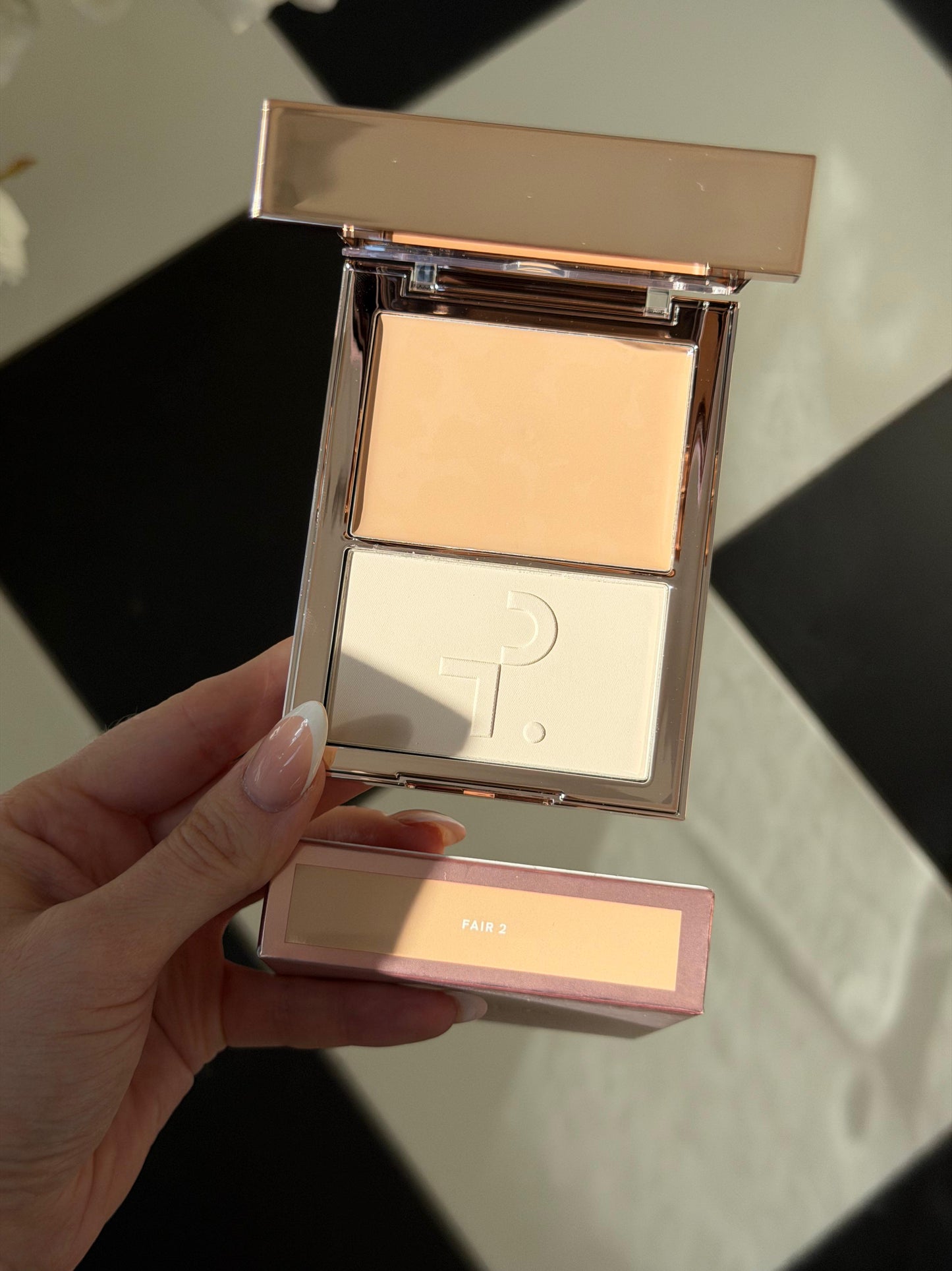 PATRICK TA 
Major Skin Crème Foundation and Finishing Powder Duo - Fair 2