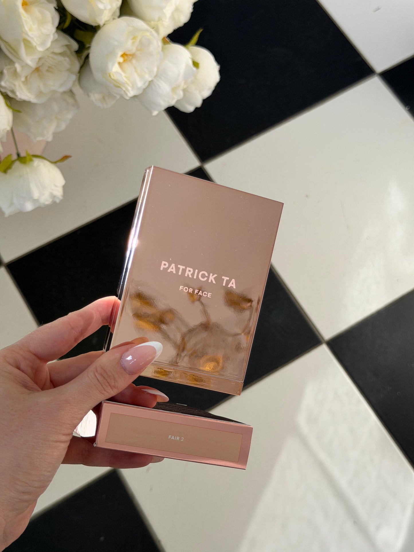 PATRICK TA 
Major Skin Crème Foundation and Finishing Powder Duo - Fair 2