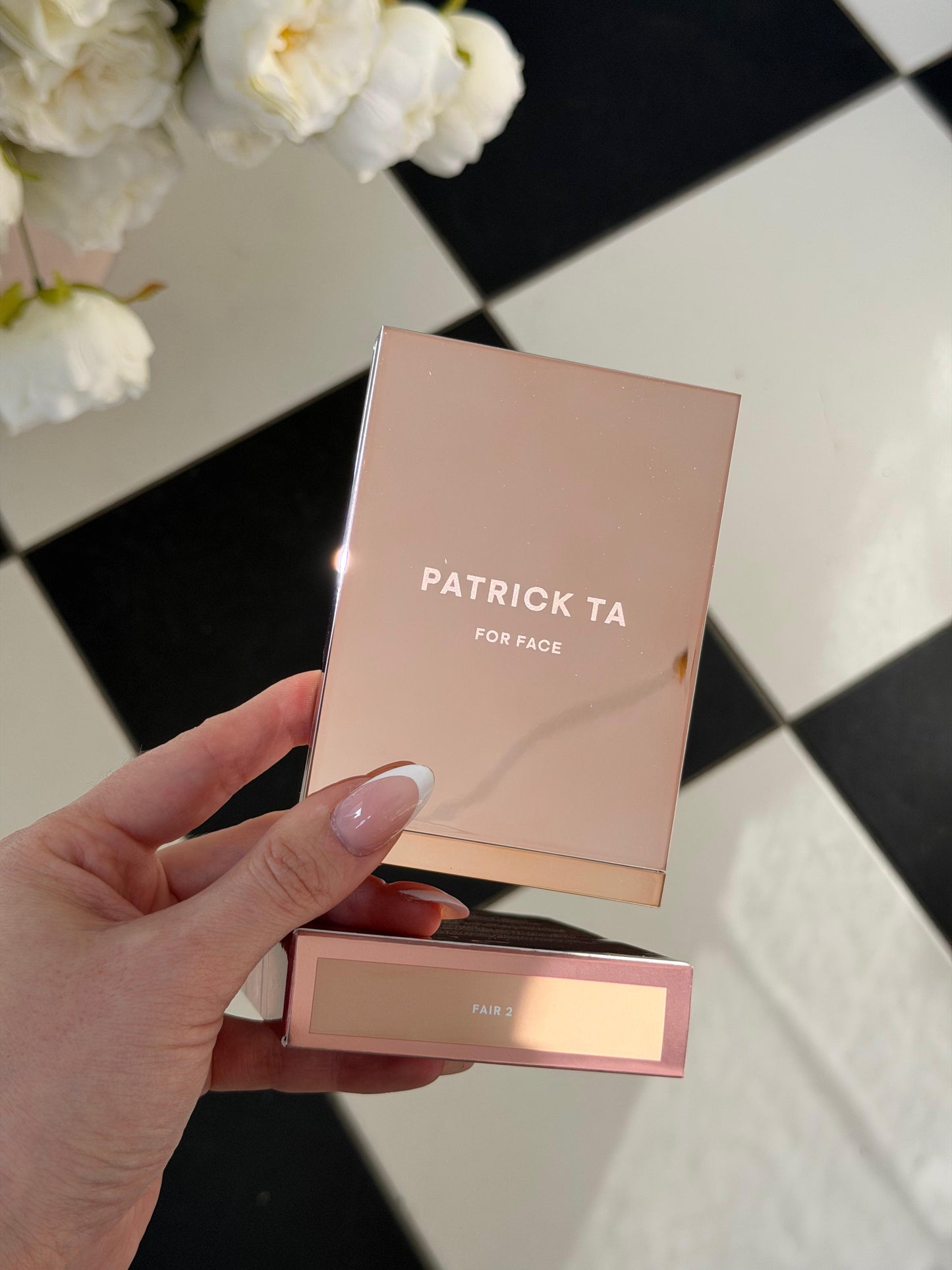 PATRICK TA 
Major Skin Crème Foundation and Finishing Powder Duo - Fair 2