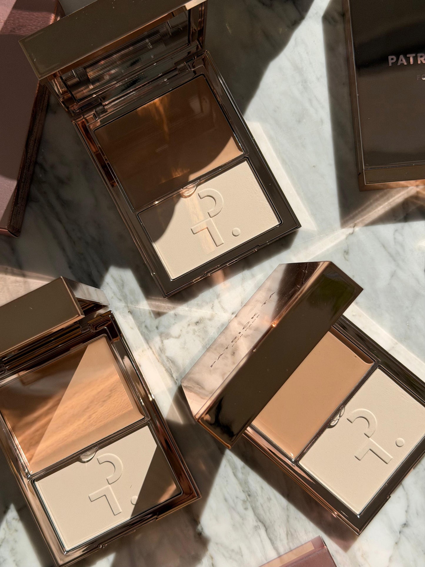 PATRICK TA 
Major Skin Crème Foundation and Finishing Powder Duo - Fair 2