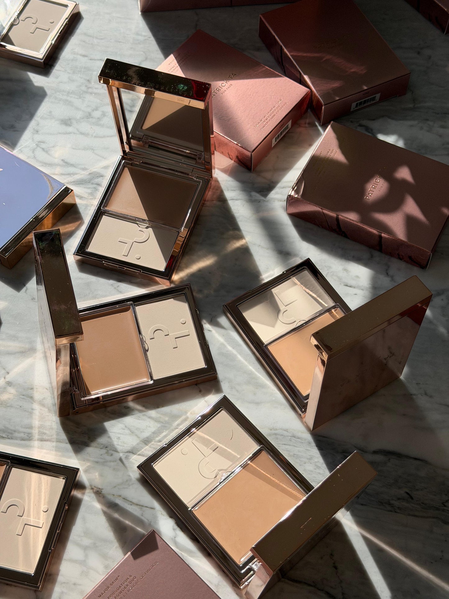 PATRICK TA 
Major Skin Crème Foundation and Finishing Powder Duo - Fair 2