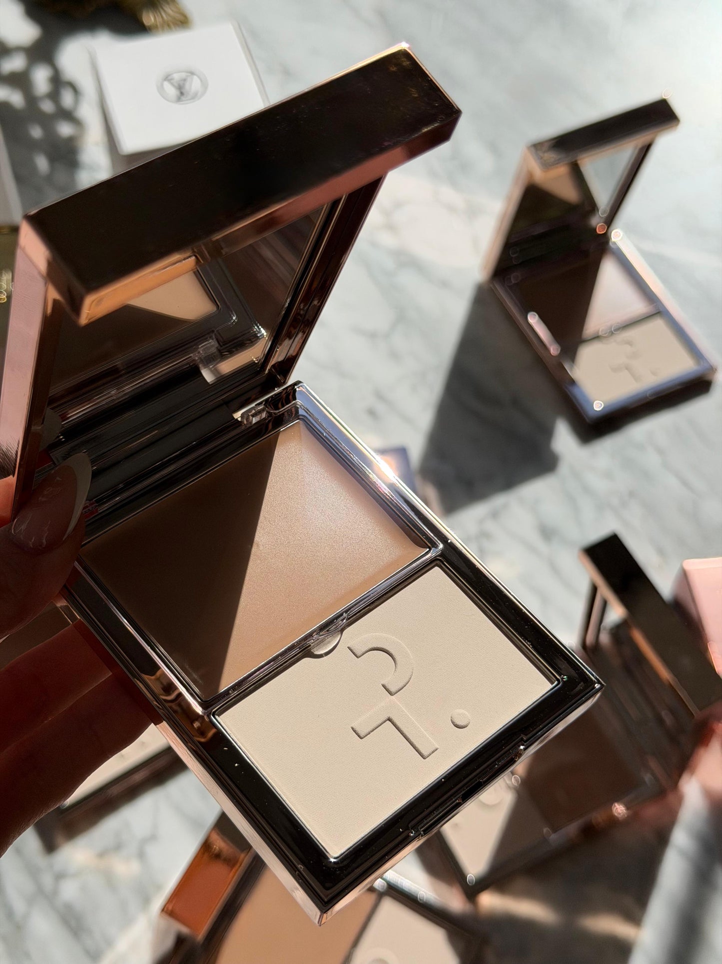 PATRICK TA 
Major Skin Crème Foundation and Finishing Powder Duo - Fair 2