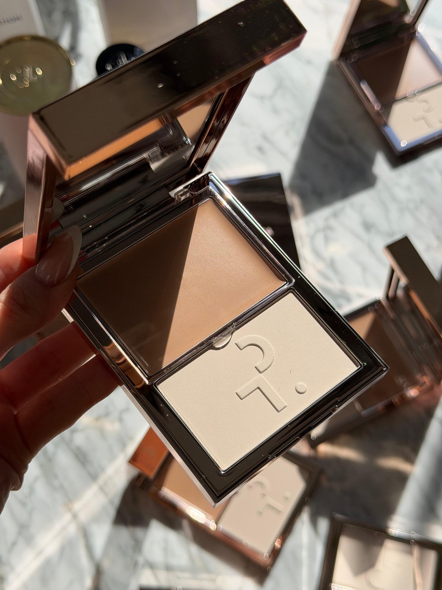 PATRICK TA 
Major Skin Crème Foundation and Finishing Powder Duo - Fair 2