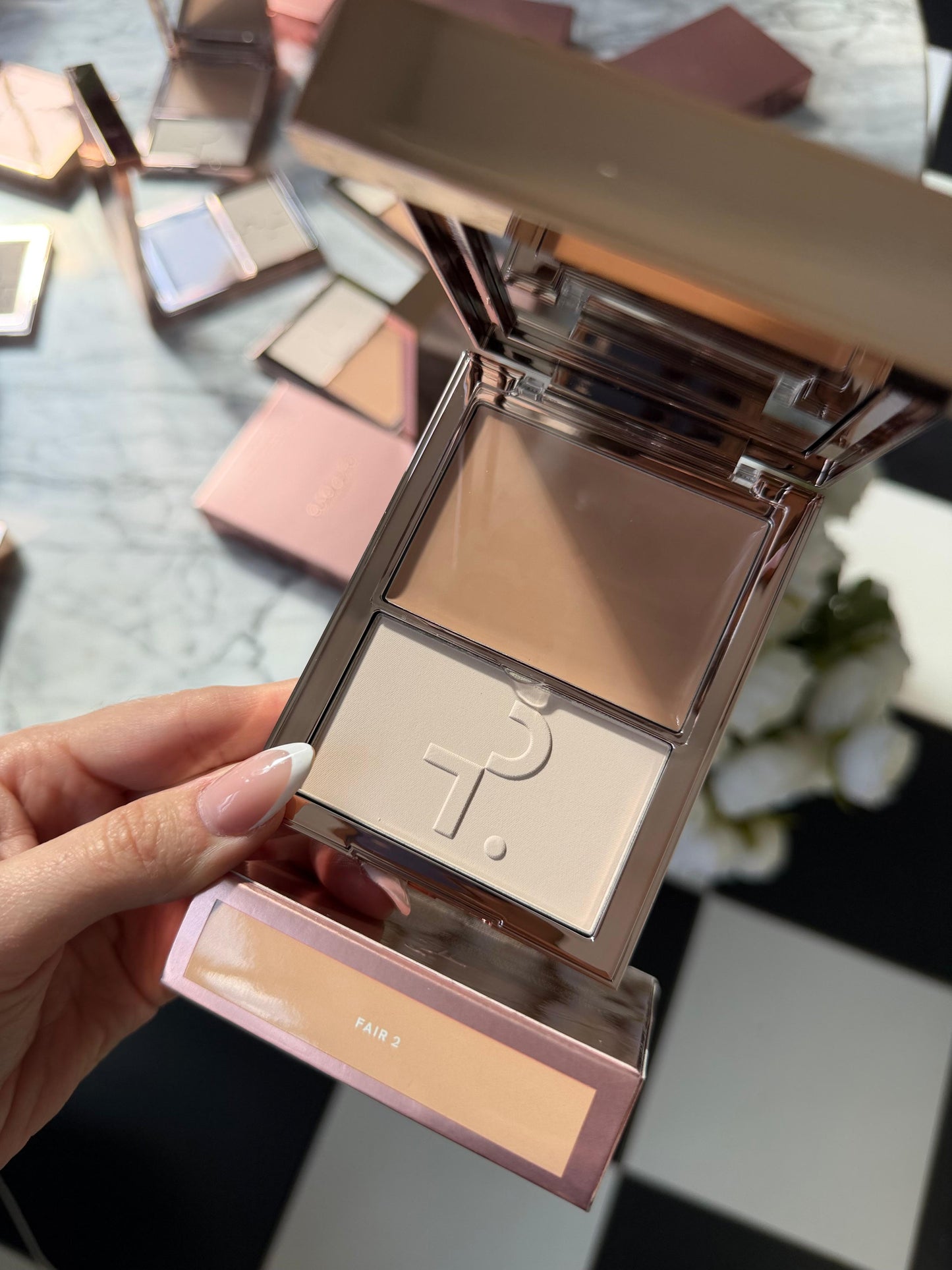 PATRICK TA 
Major Skin Crème Foundation and Finishing Powder Duo - Fair 2