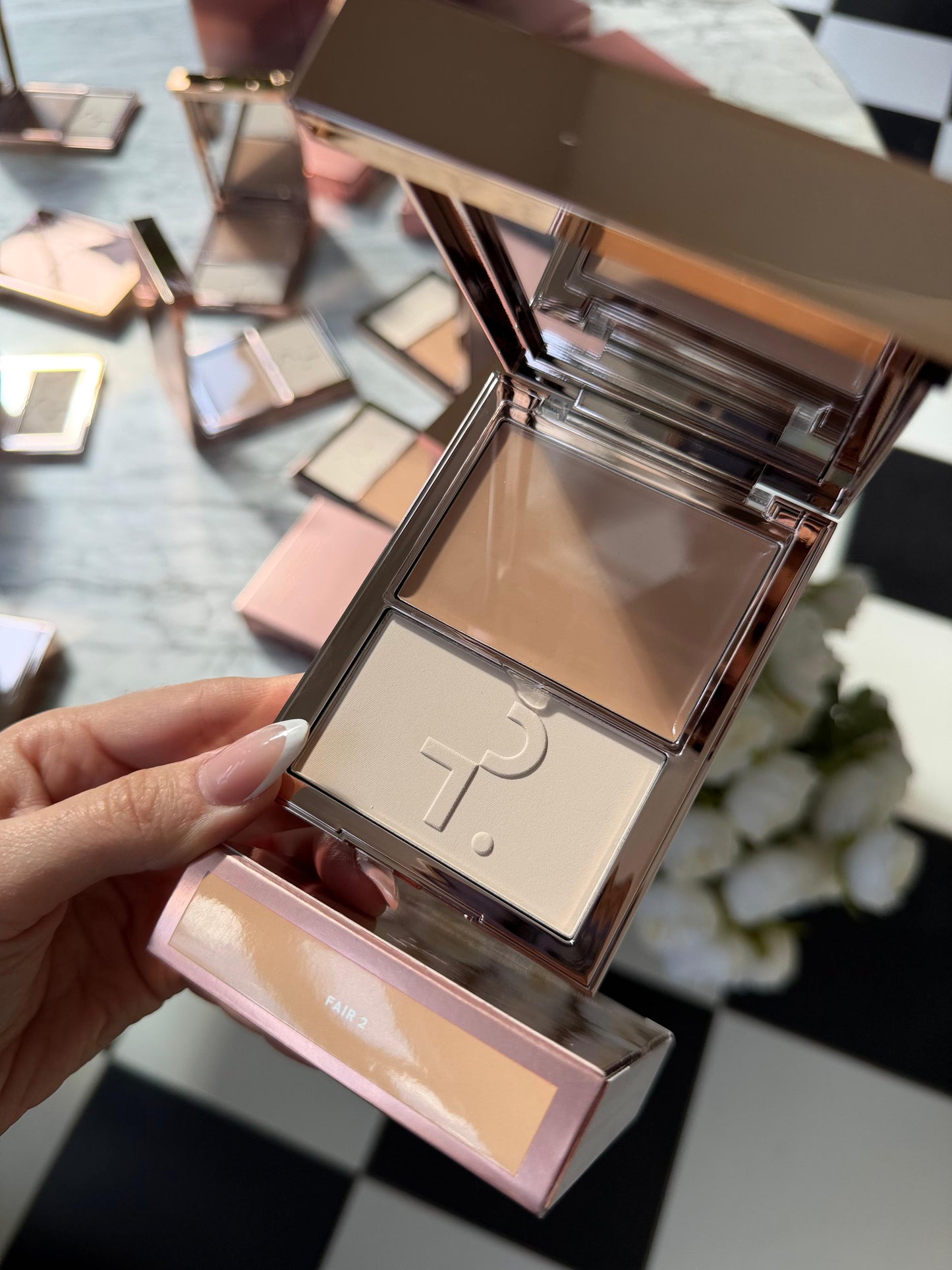 PATRICK TA 
Major Skin Crème Foundation and Finishing Powder Duo - Fair 2