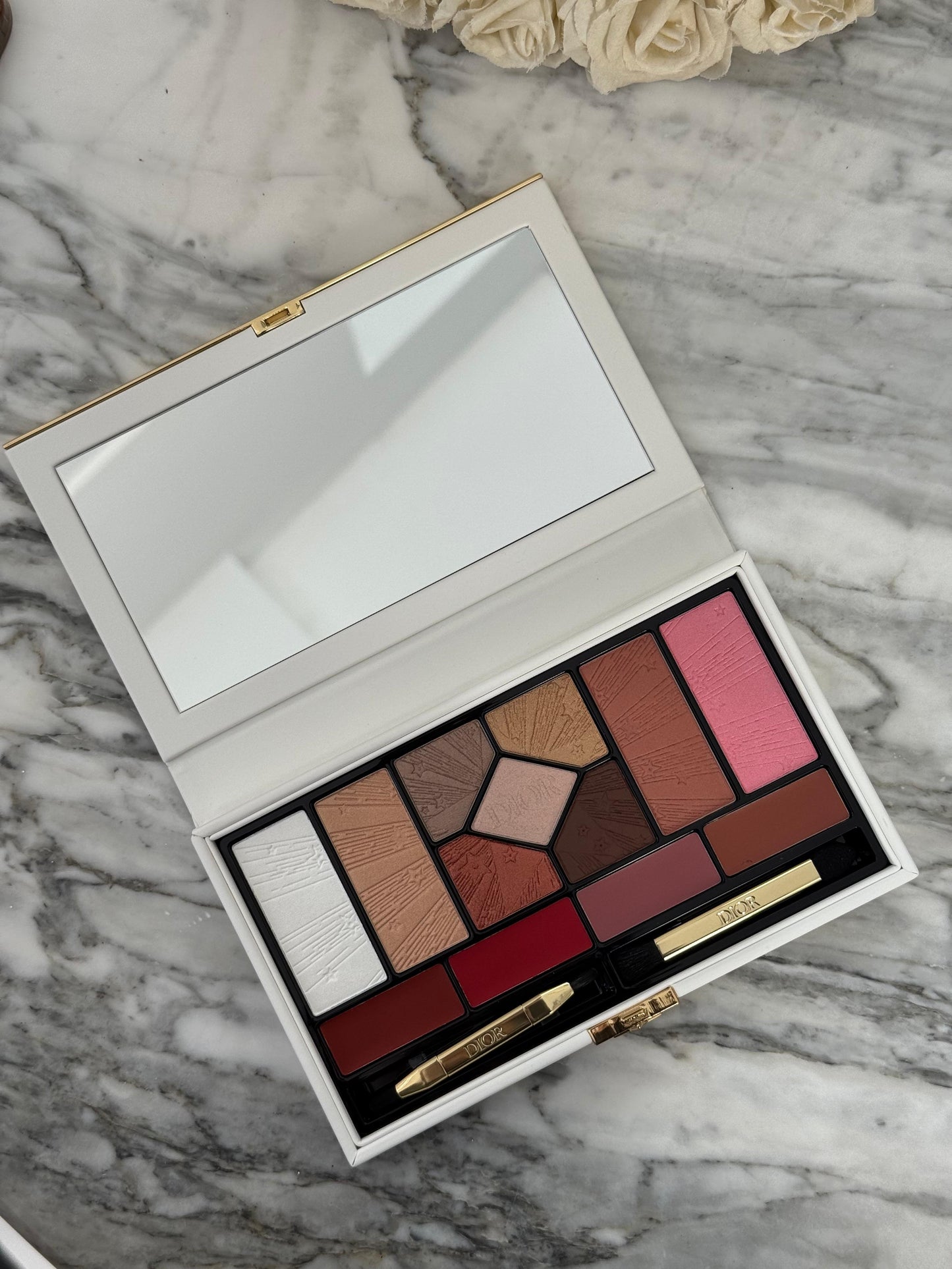 DIOR Couture Palette - Limited Edition
Iconic Makeup Colors - Face, Eyes and Lips