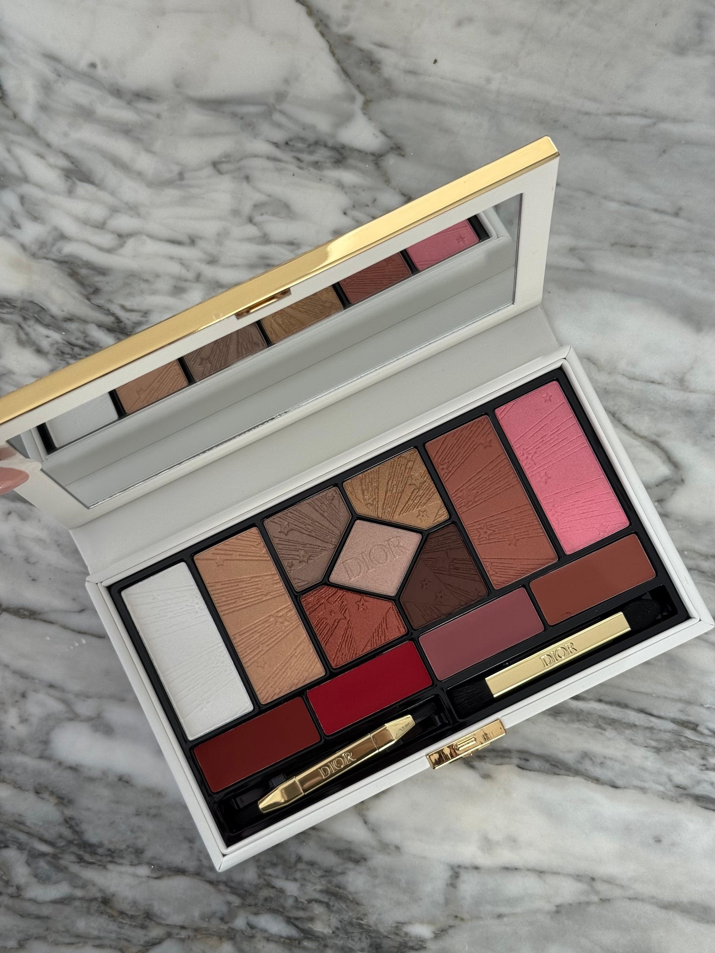 DIOR Couture Palette - Limited Edition
Iconic Makeup Colors - Face, Eyes and Lips